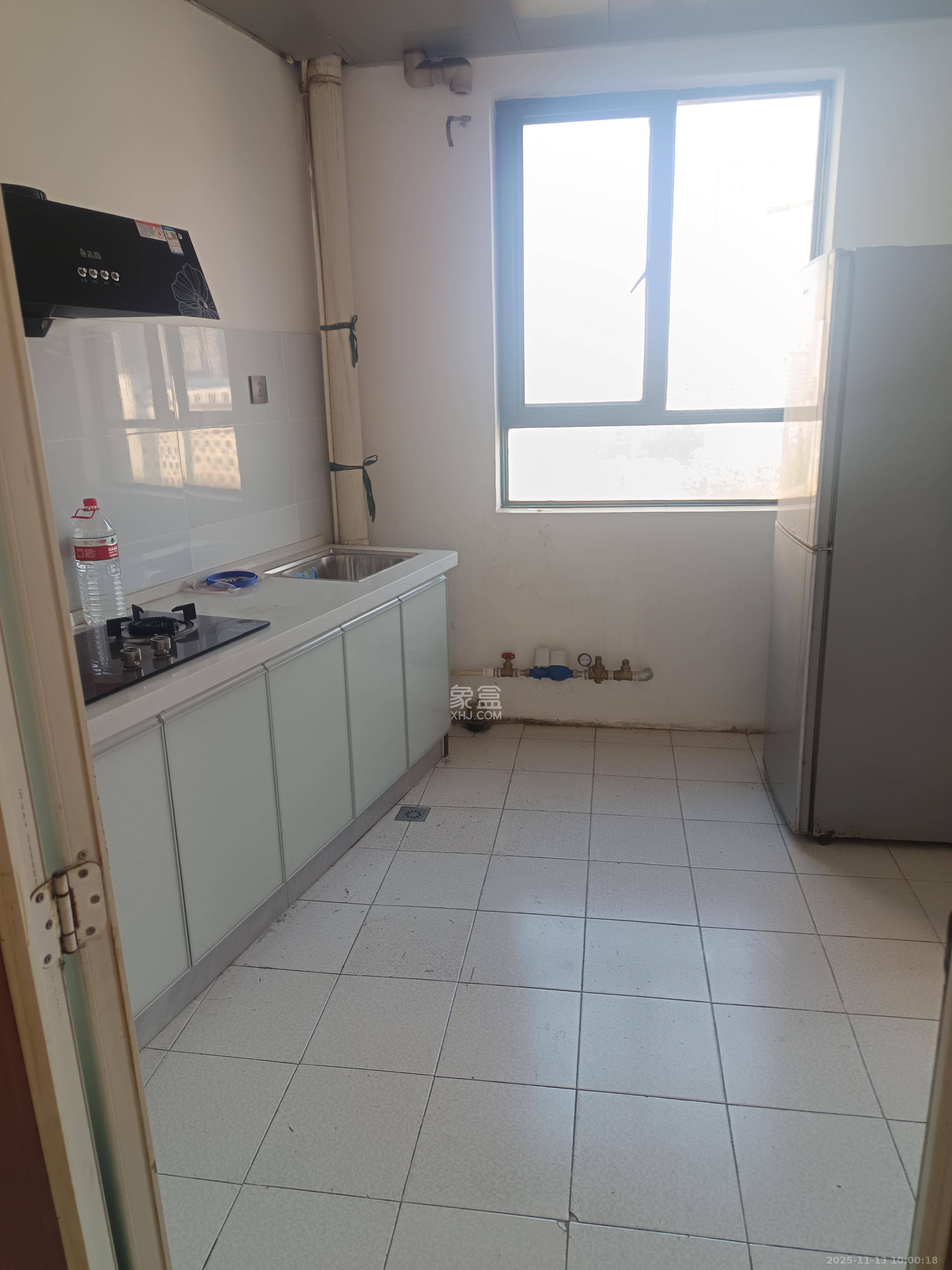 金色山庄  3室2厅2卫    2800.0元/月室内图