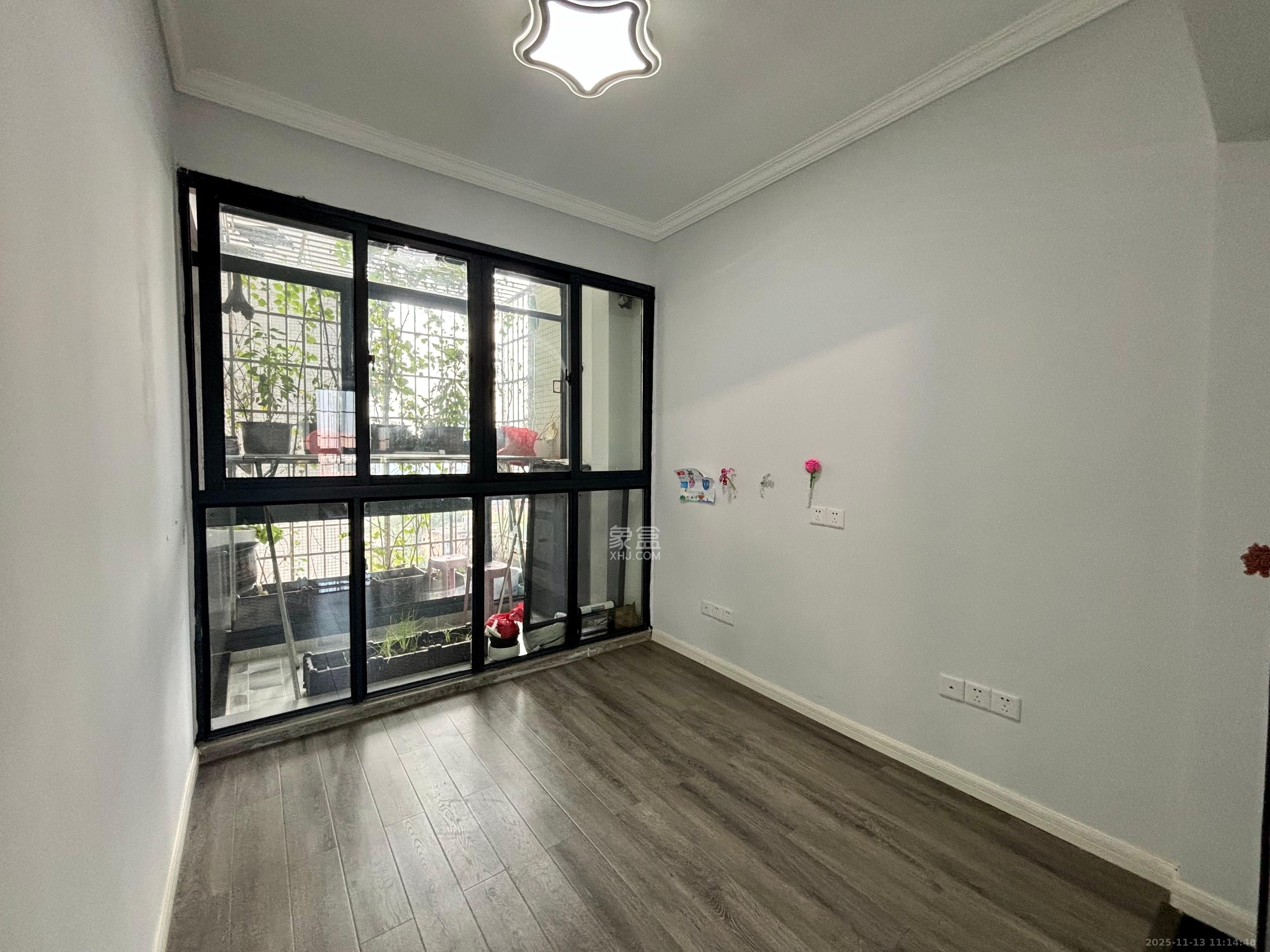 海林馨香雅苑  4室2厅2卫    2600.0元/月室内图