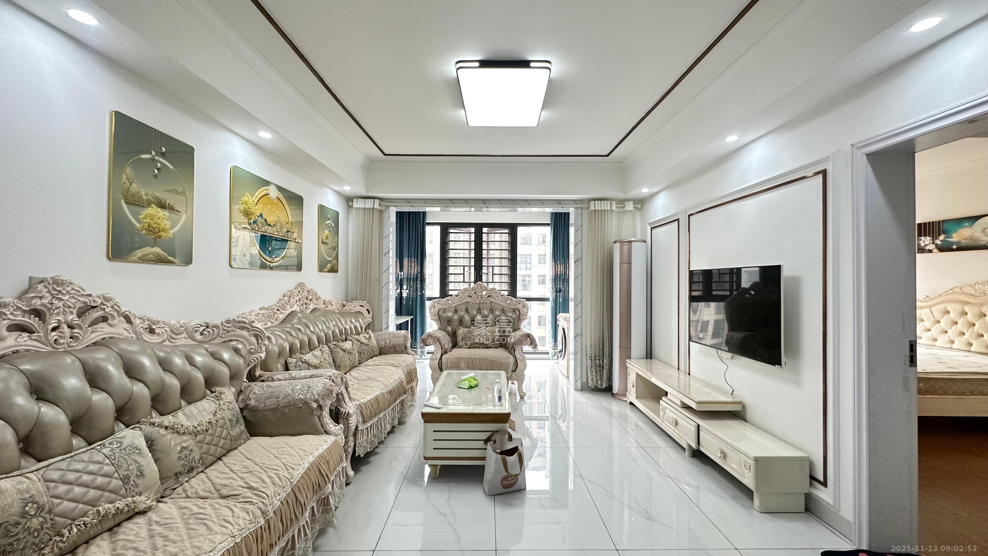 明发国际城  3室2厅2卫    2500.0元/月