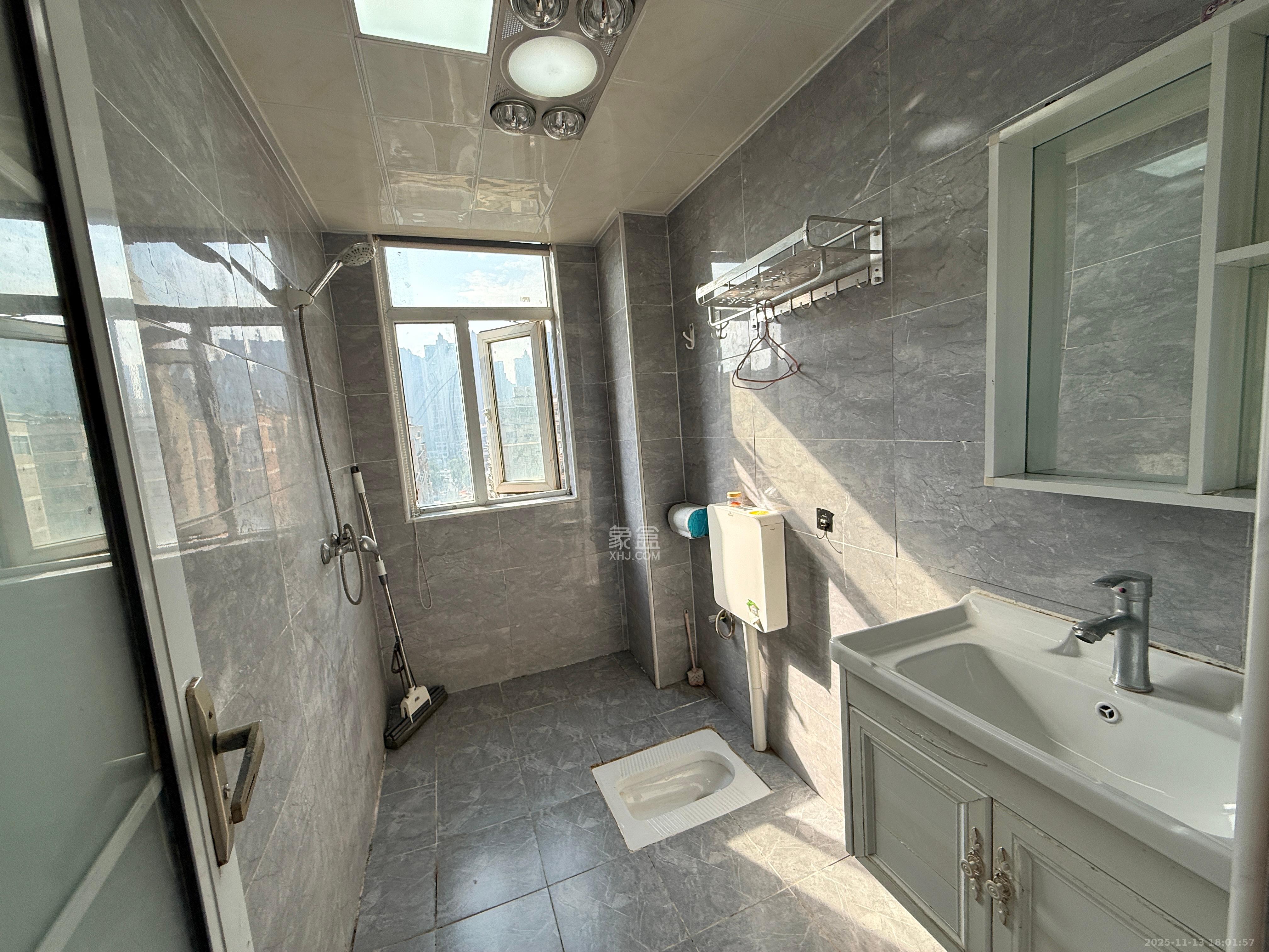 嘉宇银杉（嘉宇西苑）  3室2厅2卫    2100.0元/月室内图