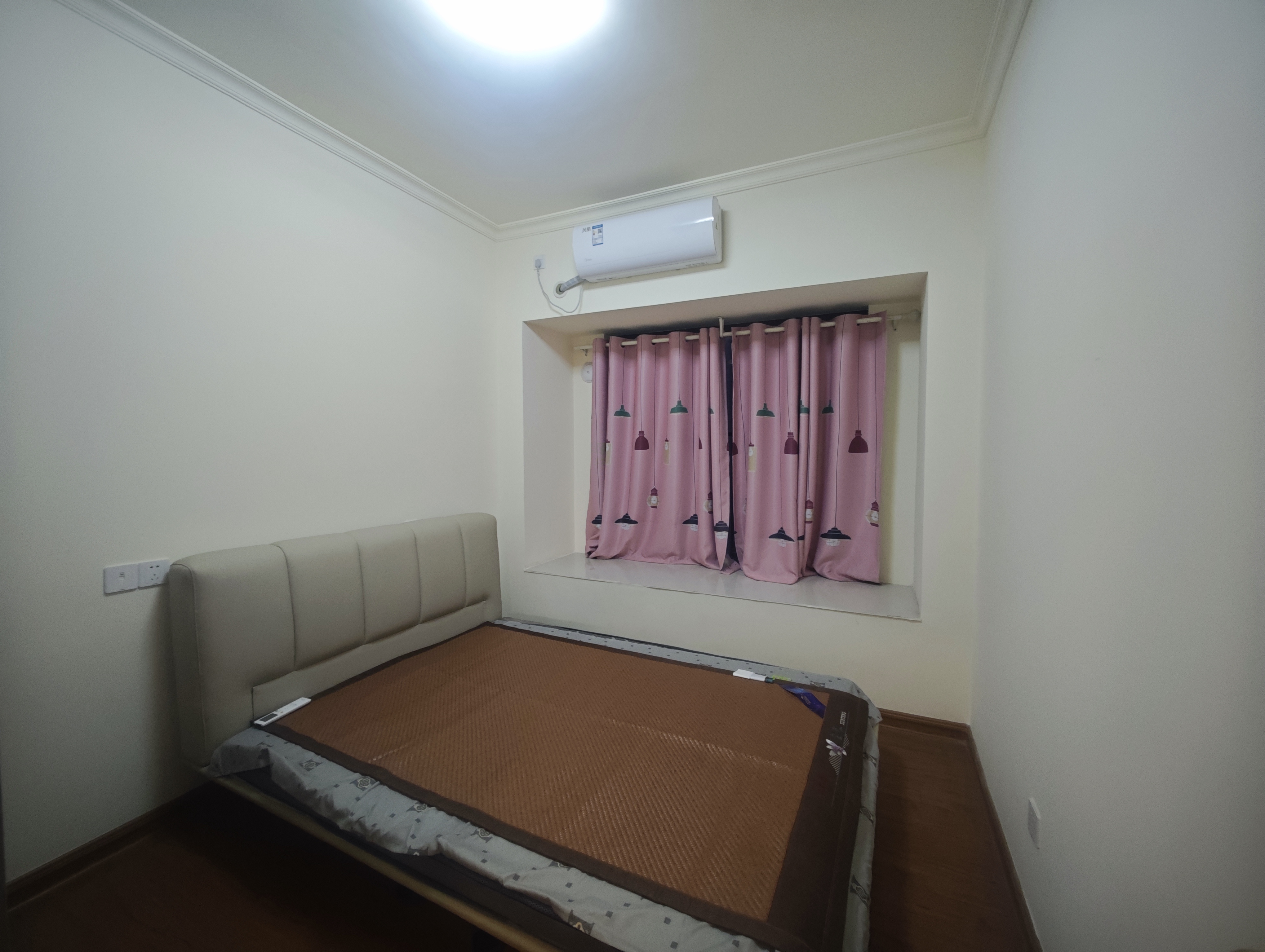 碧桂园豪园-二期  3室2厅2卫    1500.0元/月室内图