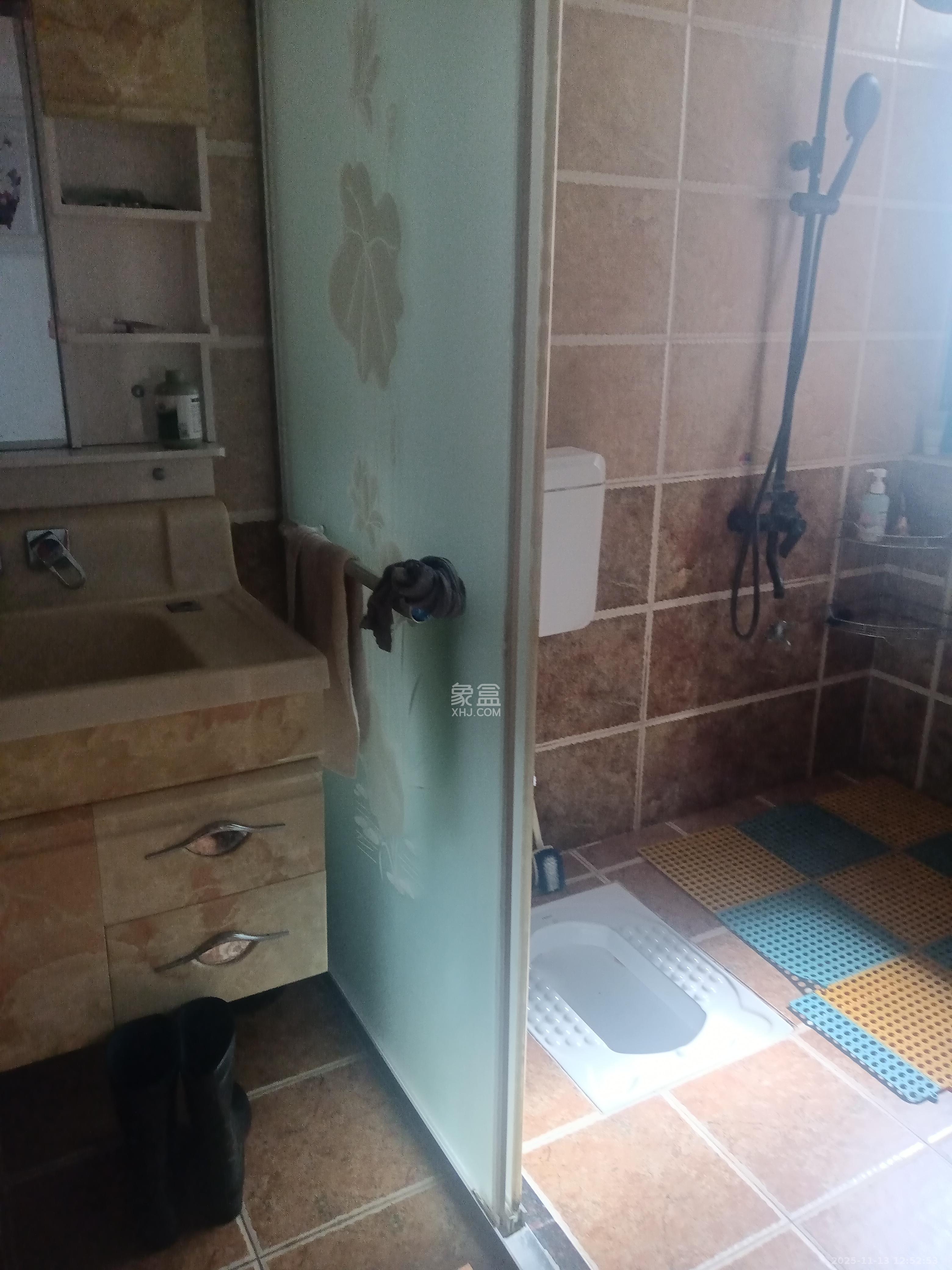 五矿格澜郡 3室2厅2卫 2000.0元/月 五矿格澜郡 3室2厅2卫 2000.0元/月室内图