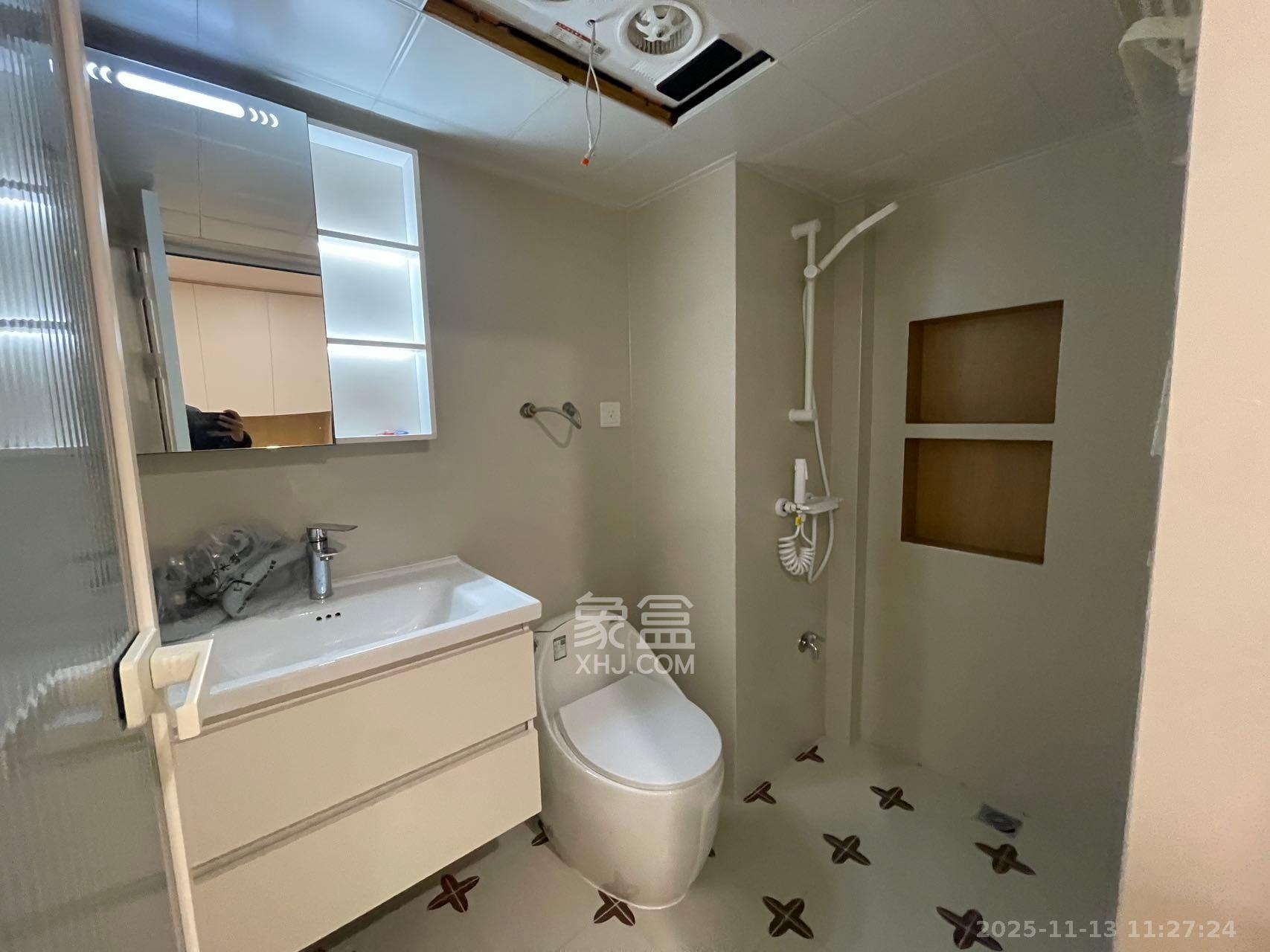 卓越伊景苑 1室0厅0卫 2100.0元/月 卓越伊景苑 1室0厅0卫 2100.0元/月室内图