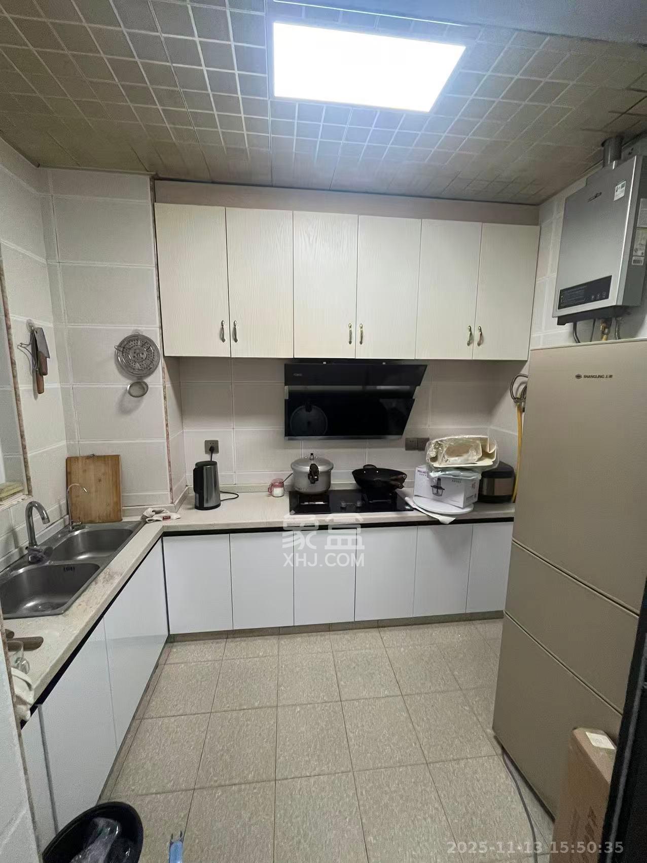 泊爱蓝湾  3室2厅2卫    3000.0元/月室内图