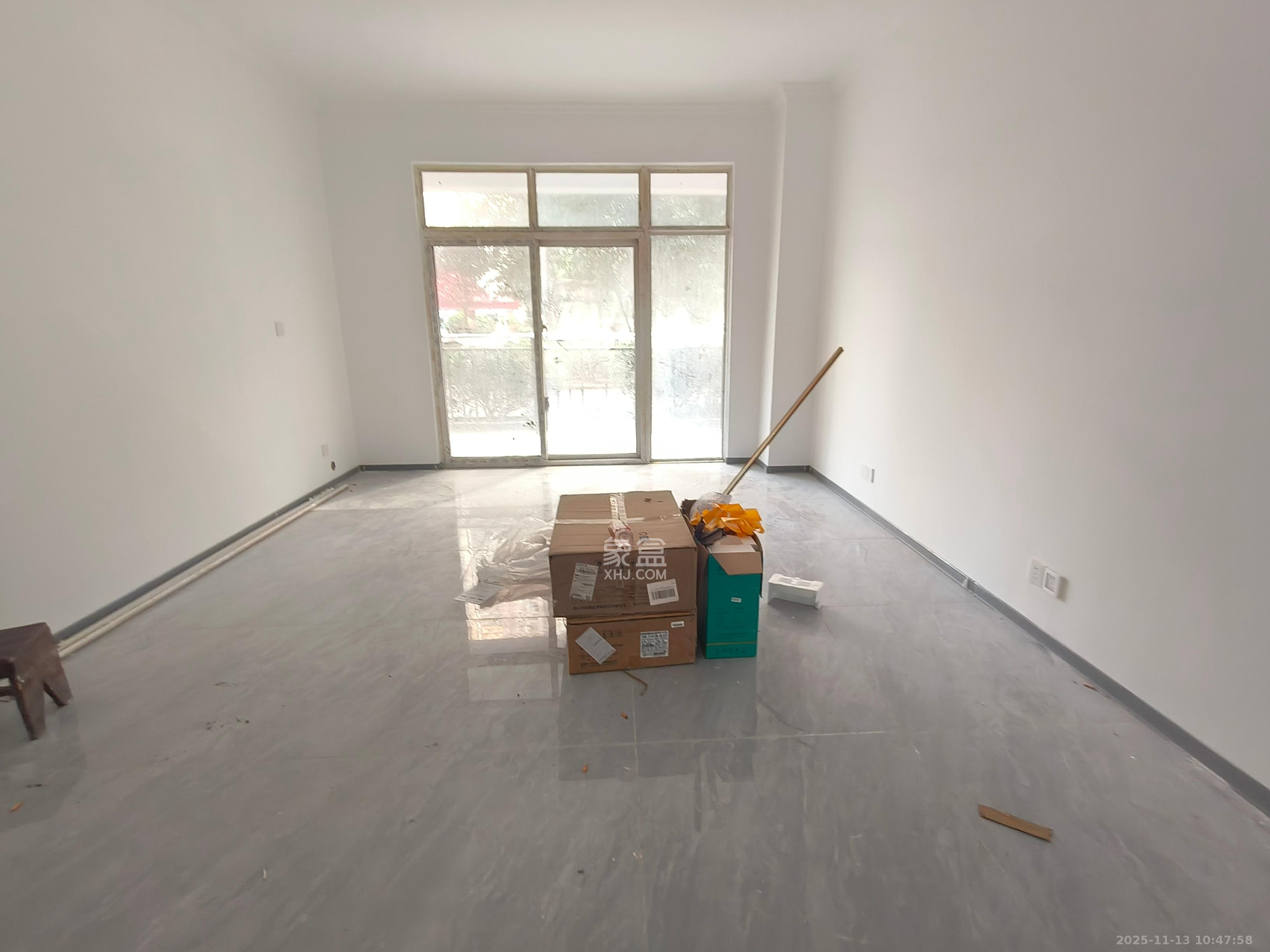 三景国际  3室2厅1卫    2000.0元/月