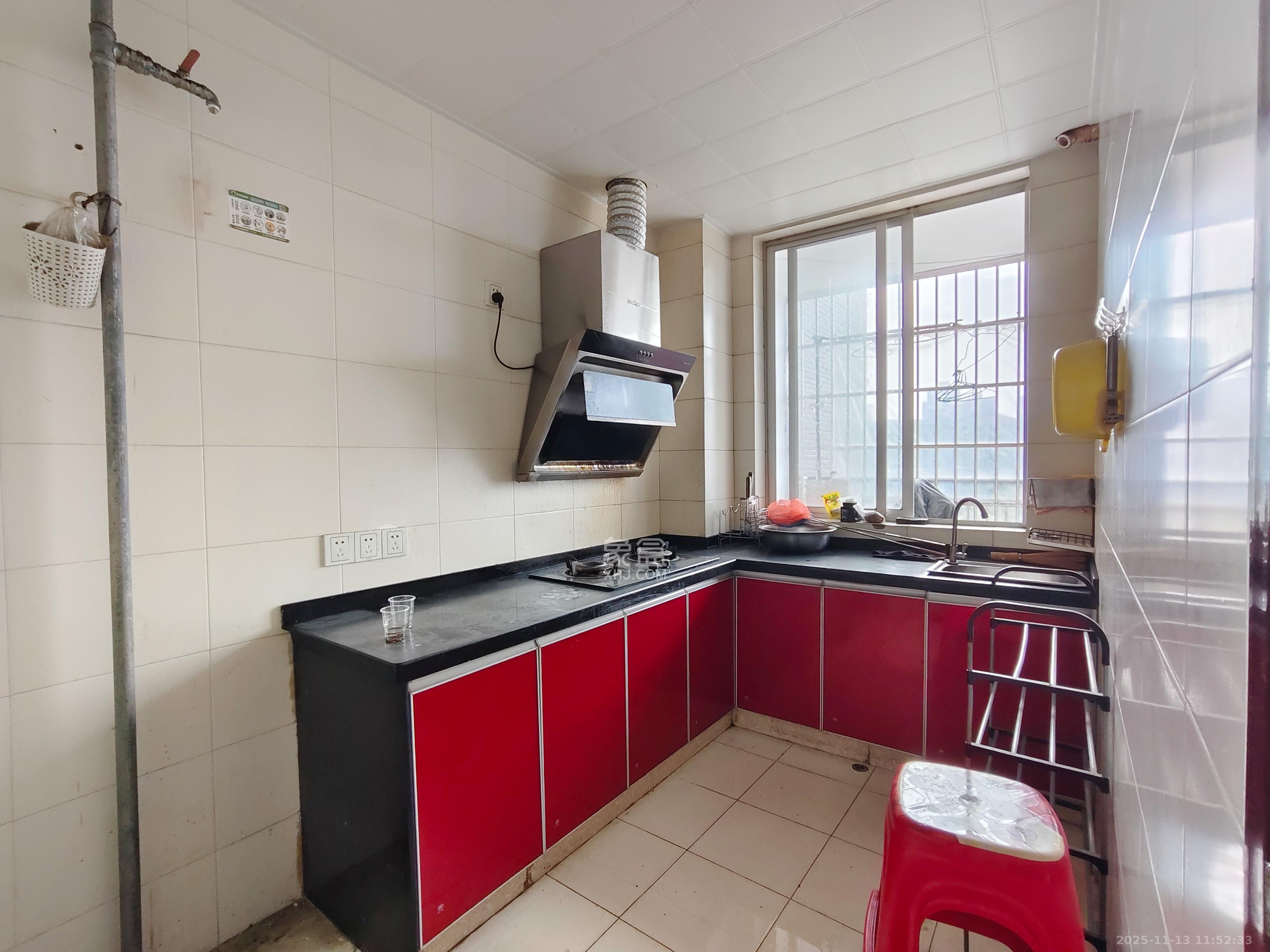 星沙商业步行街   129.94㎡      1500.0元/月室内图