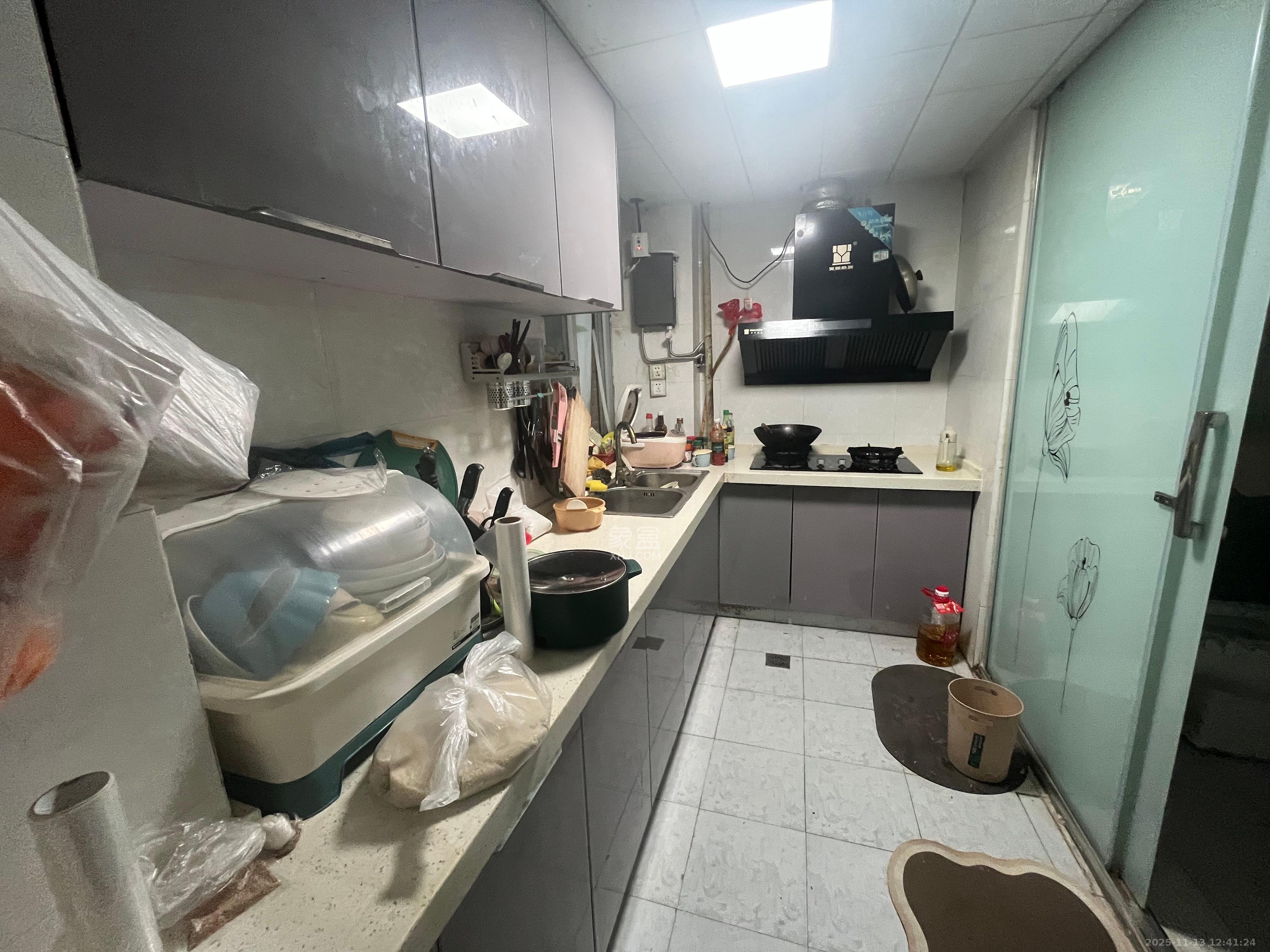 上河国际B座  2室1厅1卫    1700.0元/月