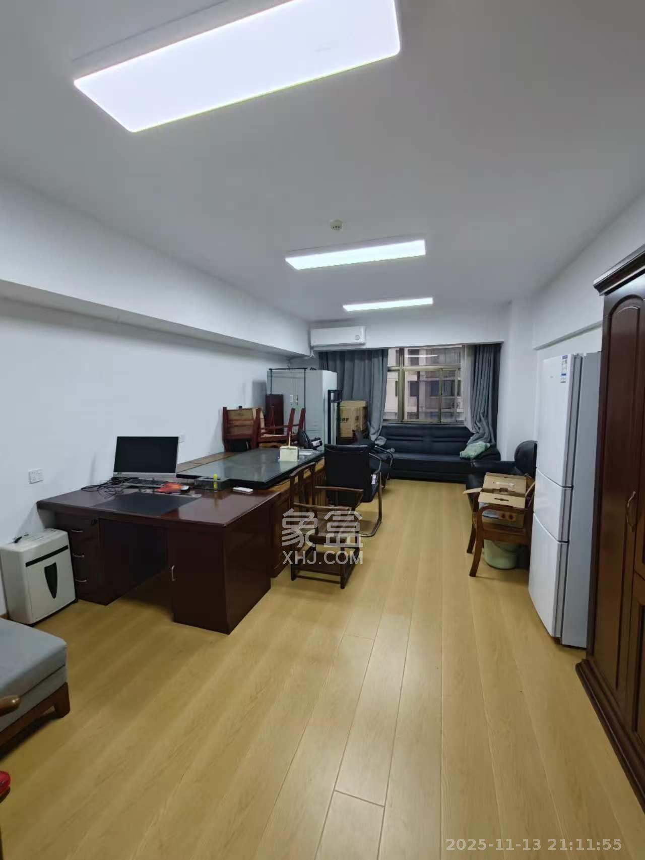 湖南信息大厦 1室1厅1卫 1800.0元/月 湖南信息大厦 1室1厅1卫 1800.0元/月室内图