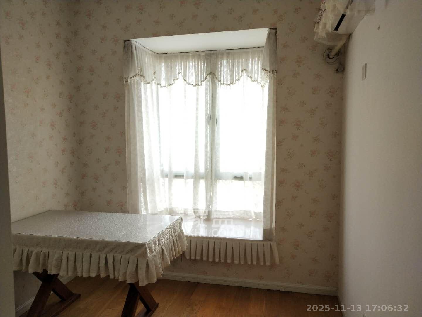 保利花园  3室2厅1卫    2200.0元/月室内图