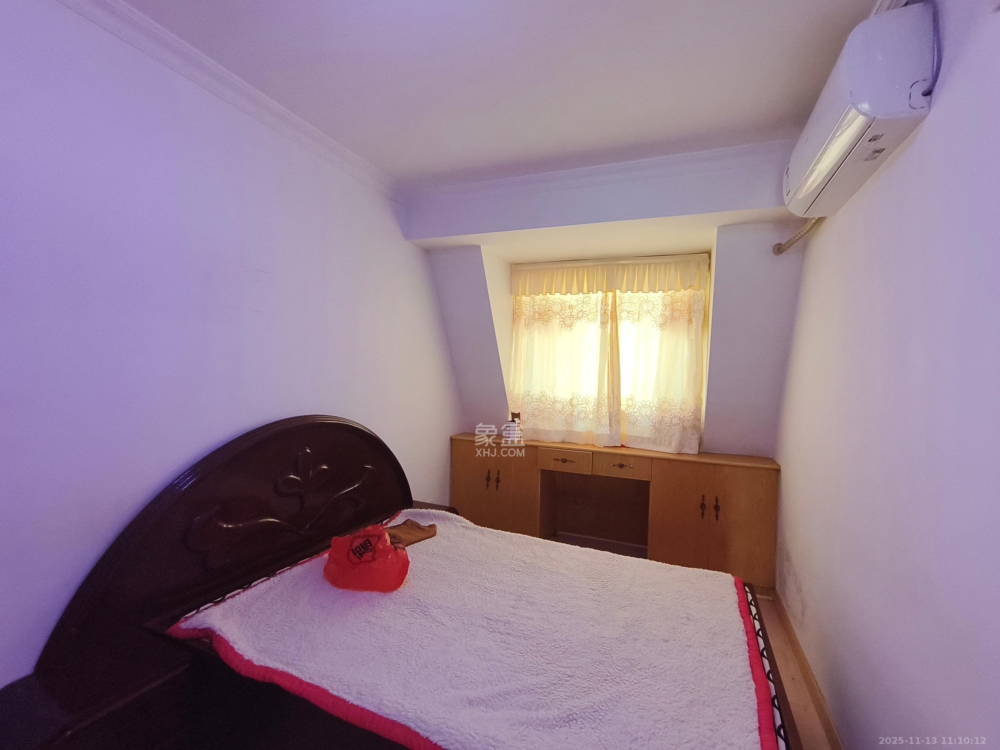 枫林美景  3室2厅1卫    2000.0元/月室内图