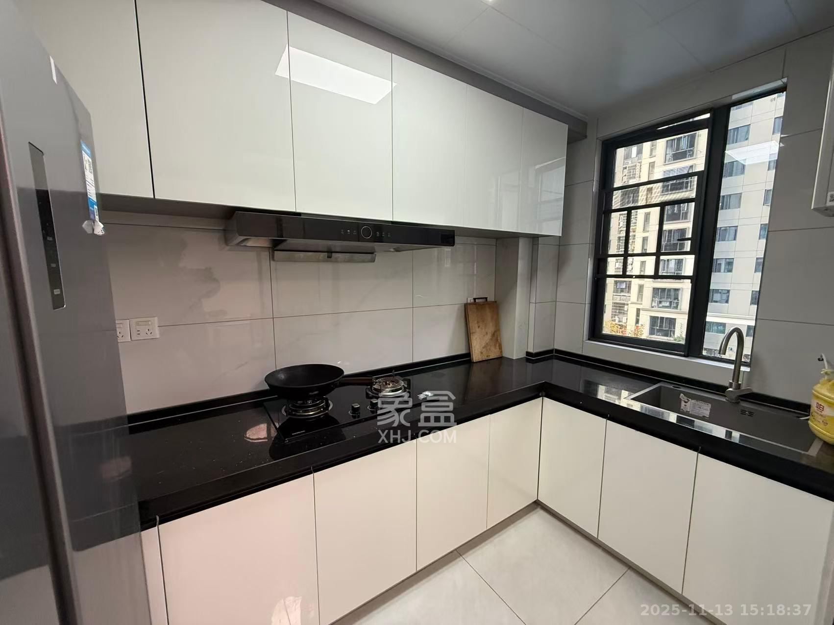 洋湖明园二期  3室2厅2卫    2300.0元/月室内图