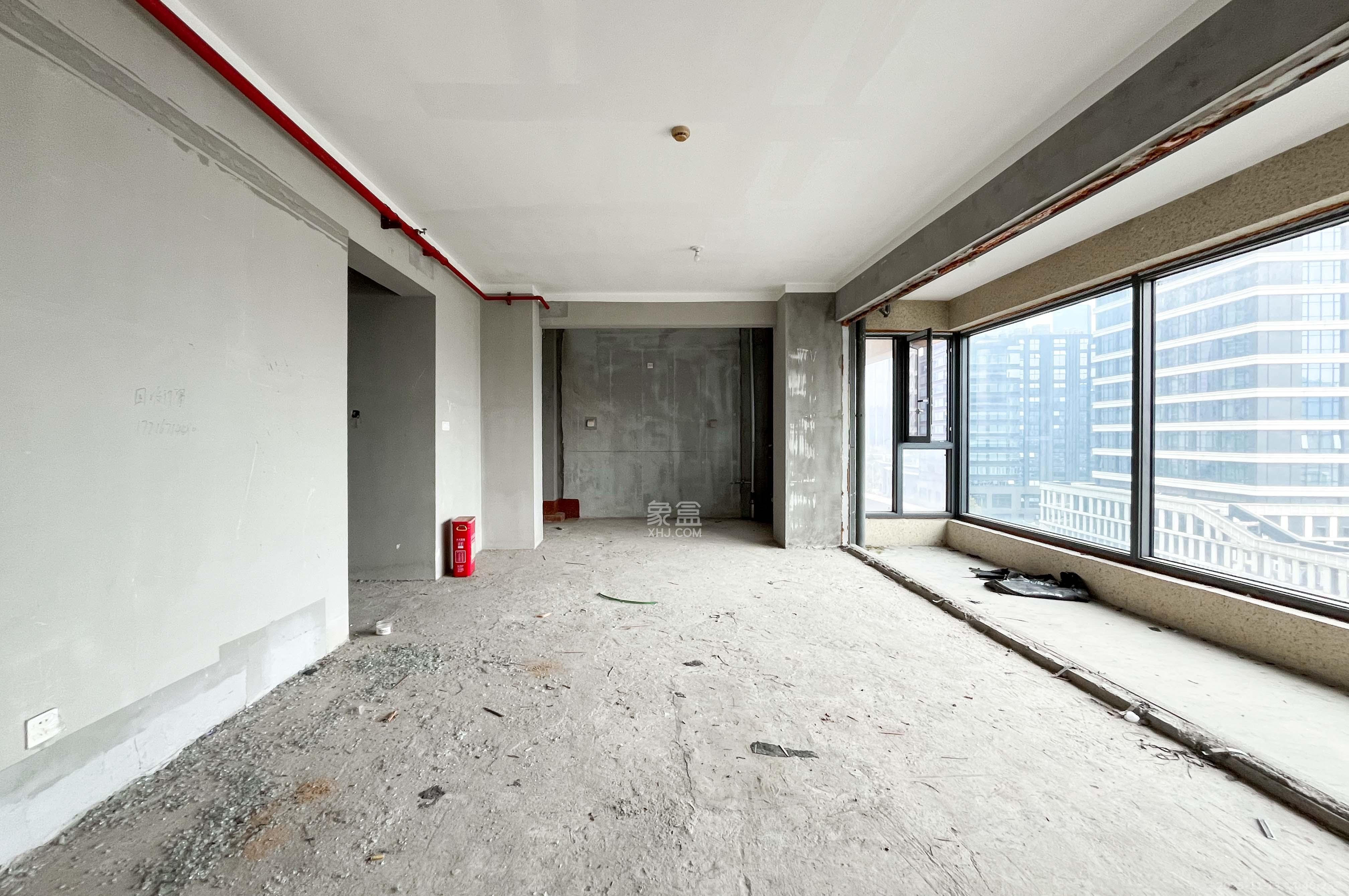 卓越浅水湾 4室2厅2卫 270.0万 卓越浅水湾 4室2厅2卫 270.0万客厅