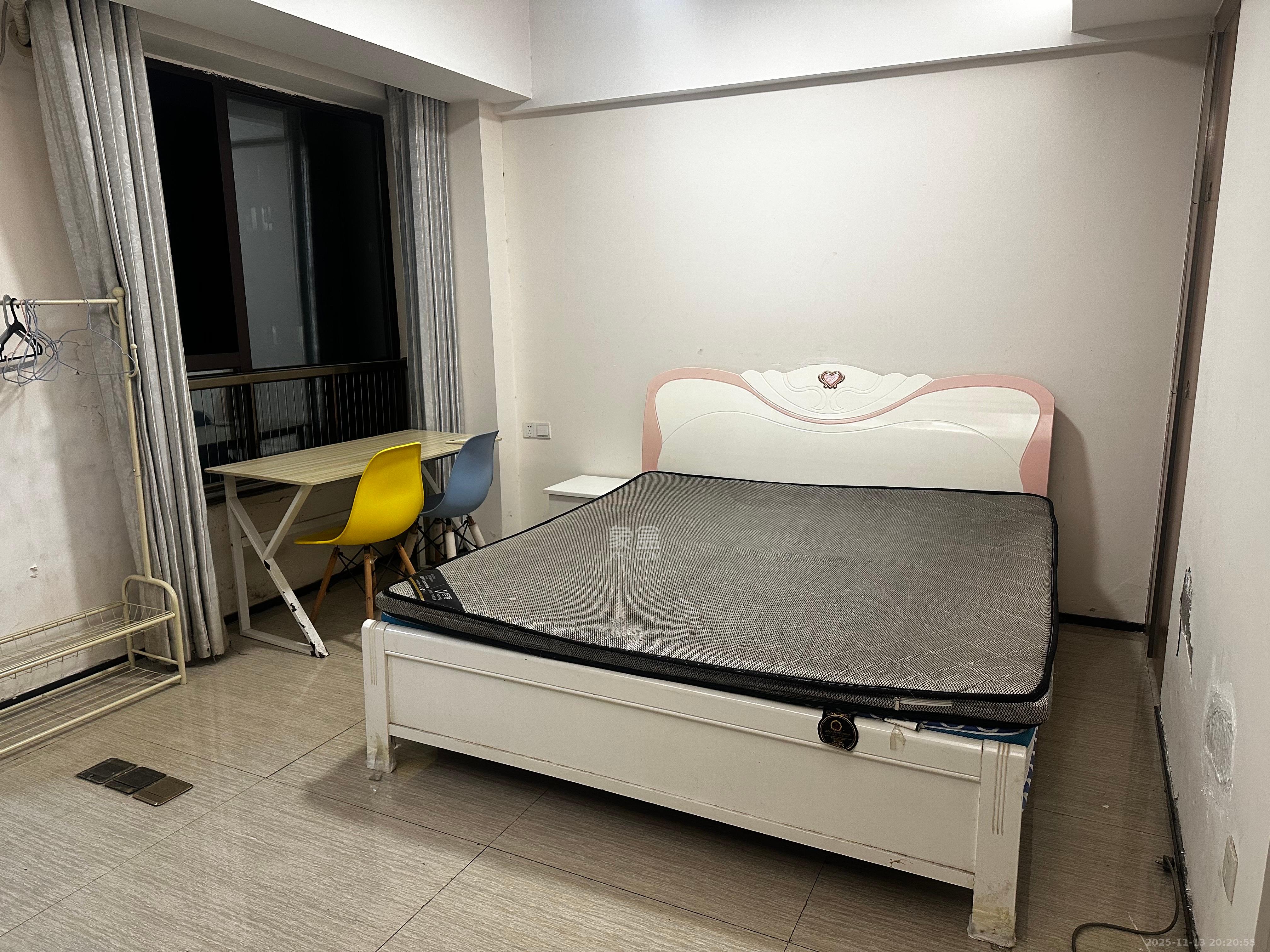 奥林匹克花园贡院三期  1室1厅1卫    1300.0元/月室内图