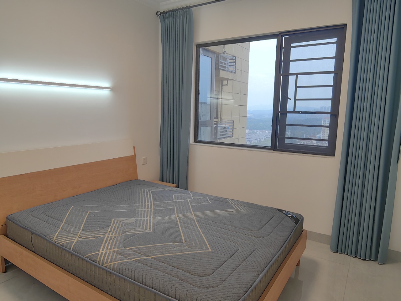 保利中央公馆 3室2厅2卫 2900.0元/月 保利中央公馆 3室2厅2卫 2900.0元/月室内图