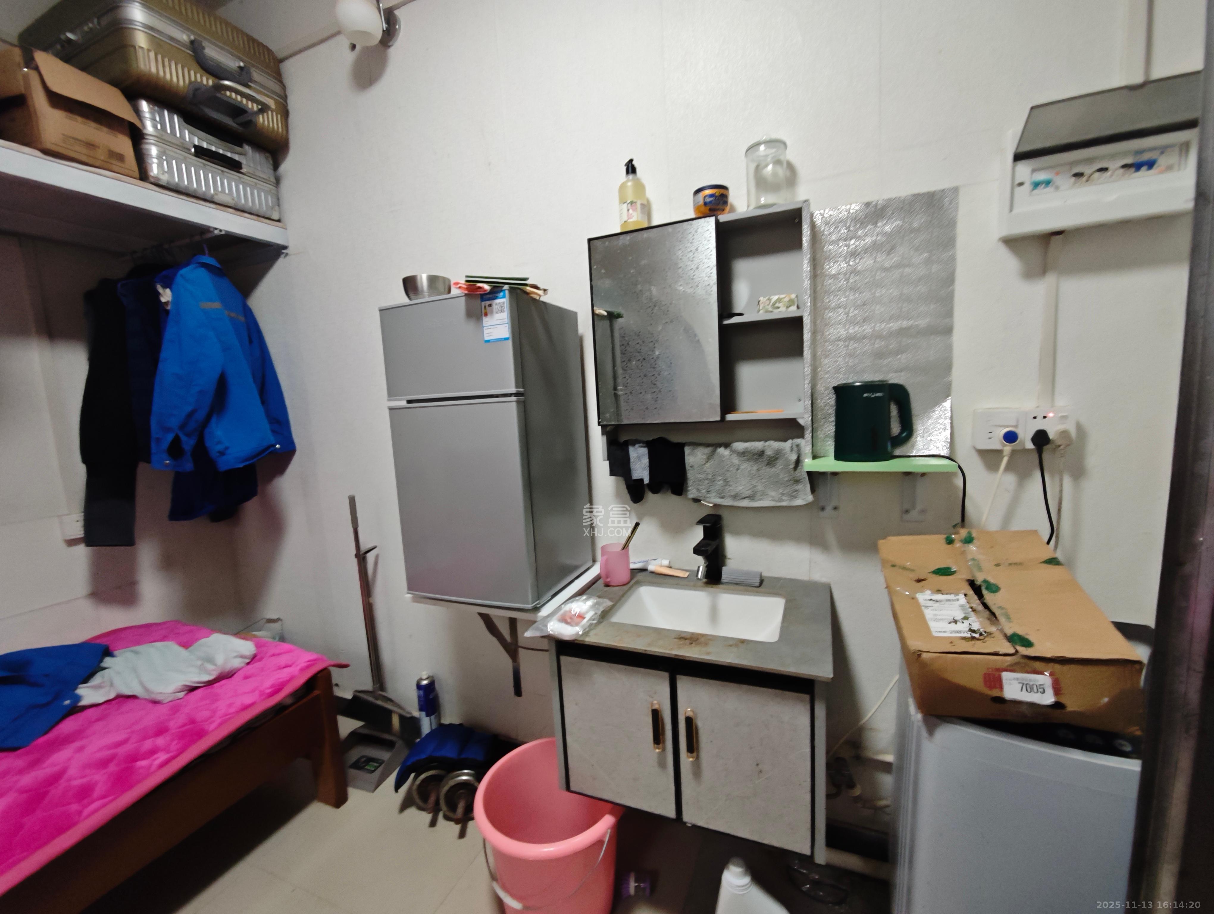 名富公寓  1室0厅1卫    550.0元/月