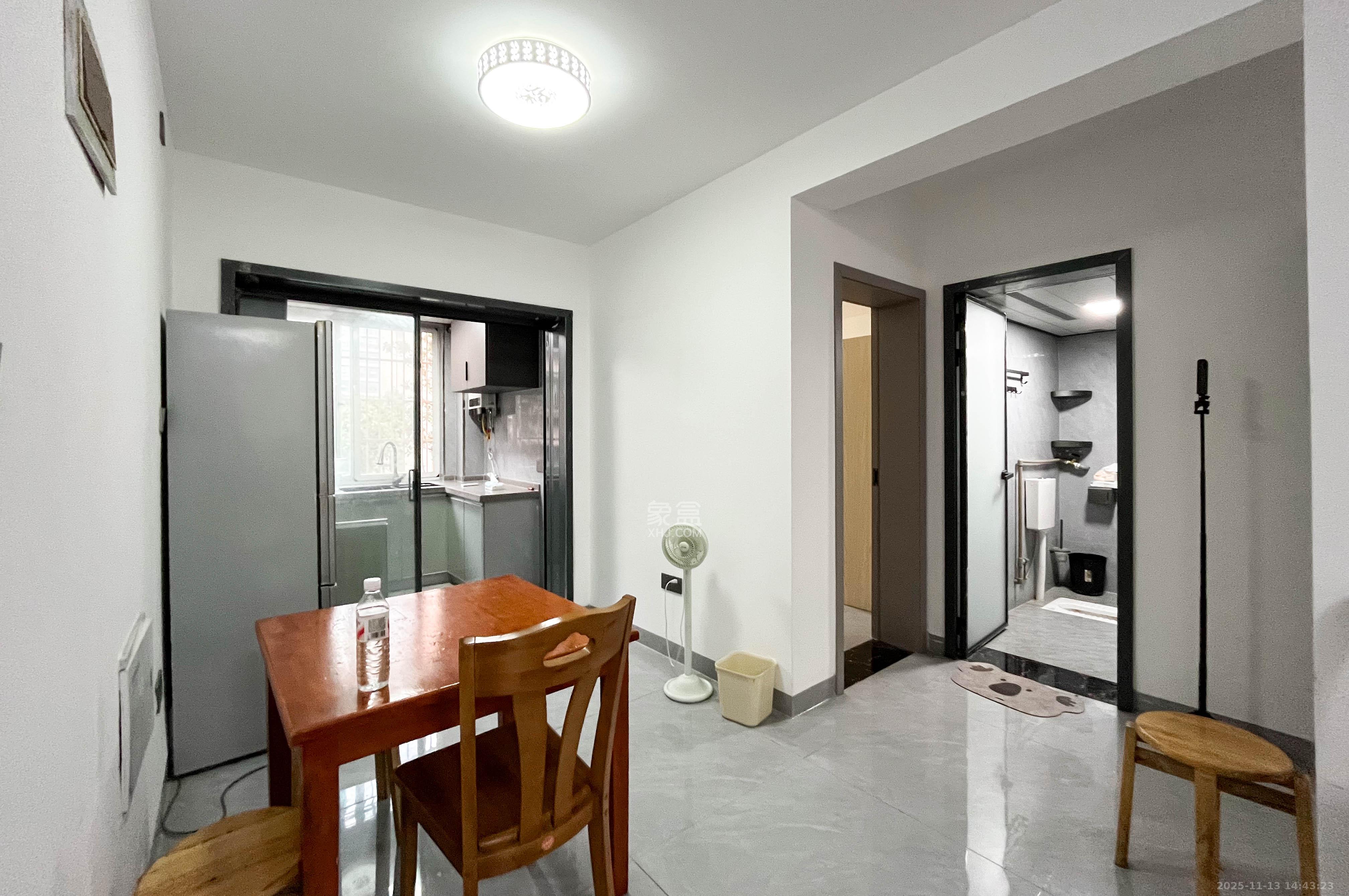 老灯泡厂宿舍(啤酒厂宿舍) 2室2厅1卫 60.0万 老灯泡厂宿舍(啤酒厂宿舍) 2室2厅1卫 60.0万其他