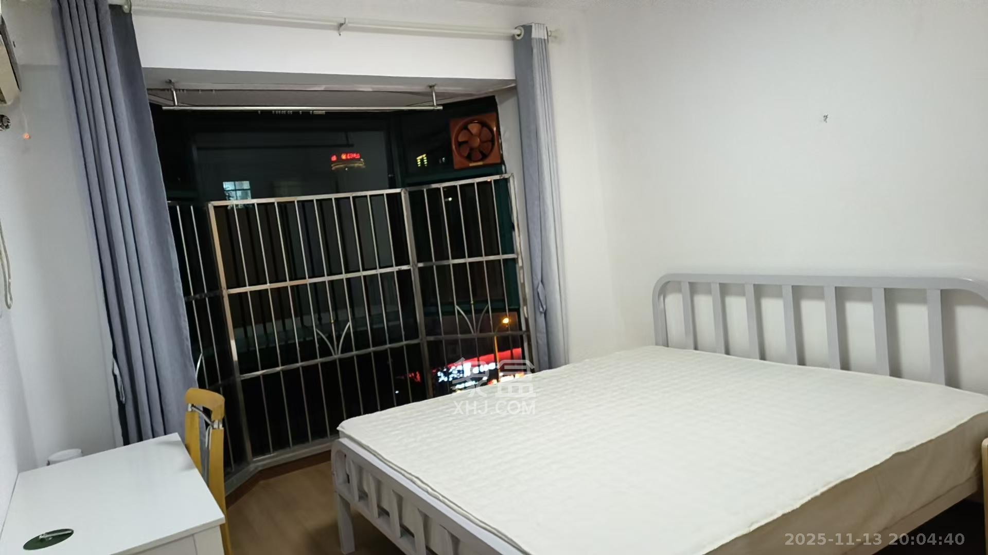 王府花园  3室2厅1卫    3000.0元/月室内图