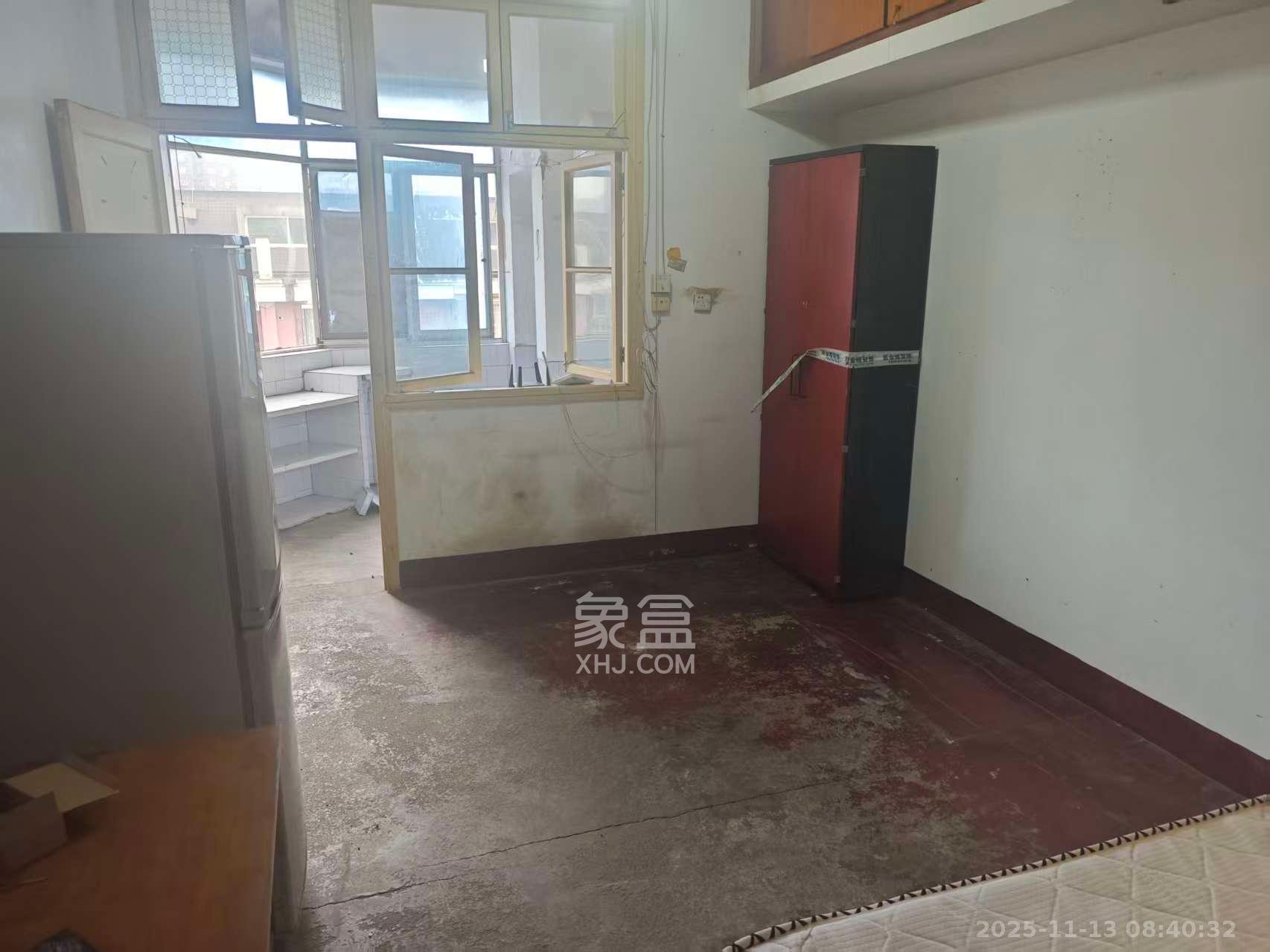 水泵厂宿舍  1室0厅1卫    700.0元/月