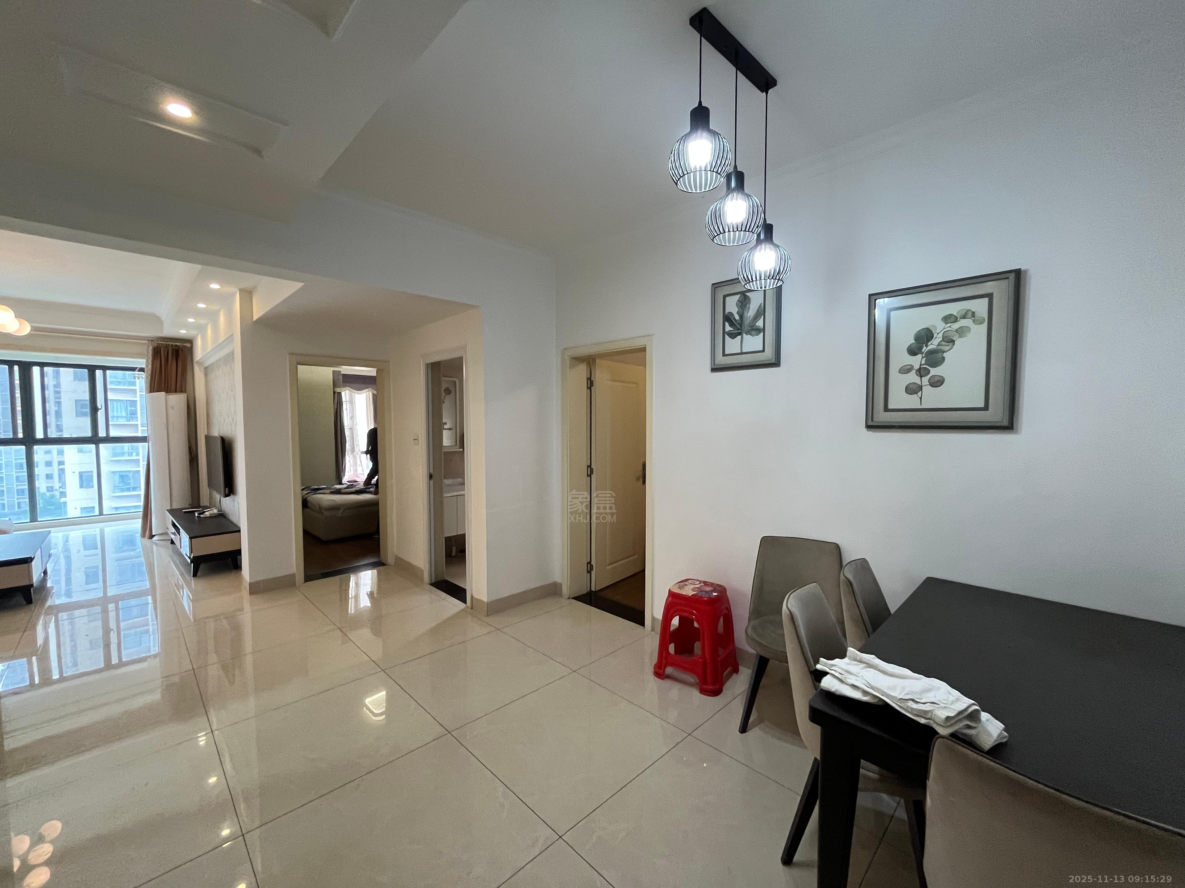 山水洲城华晨第一城  3室2厅1卫    1800.0元/月室内图