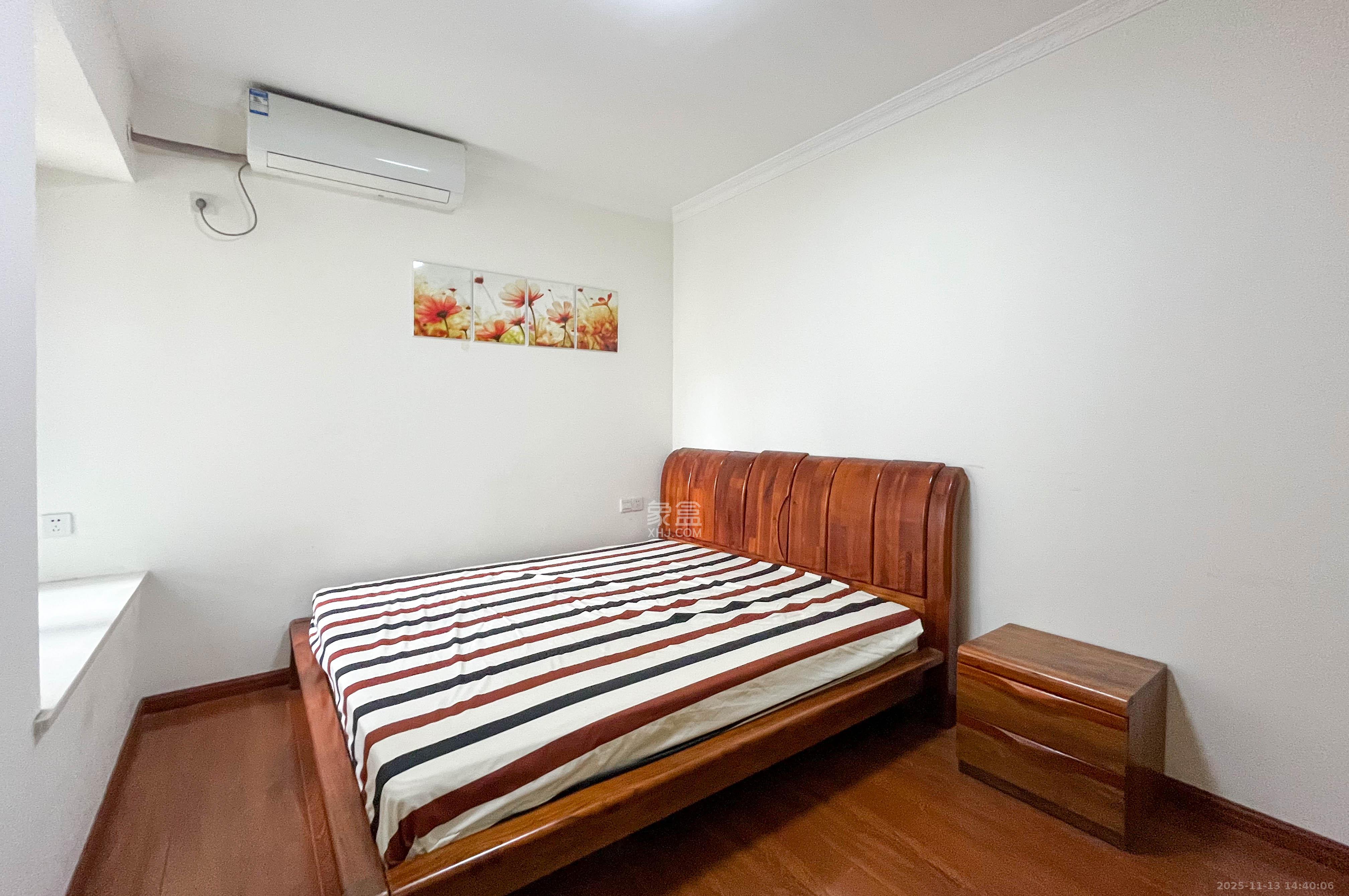 中海梅溪湖壹号  3室2厅1卫    120.0万其他