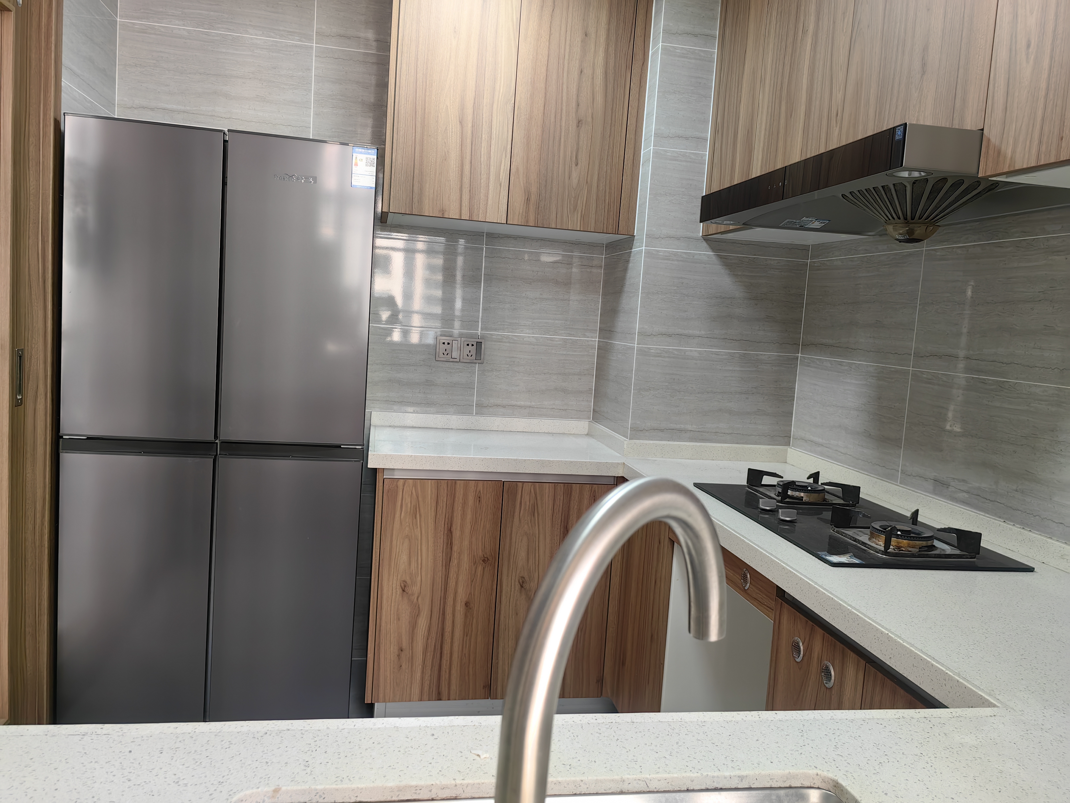 海航豪庭南苑  4室2厅2卫    5800.0元/月室内图