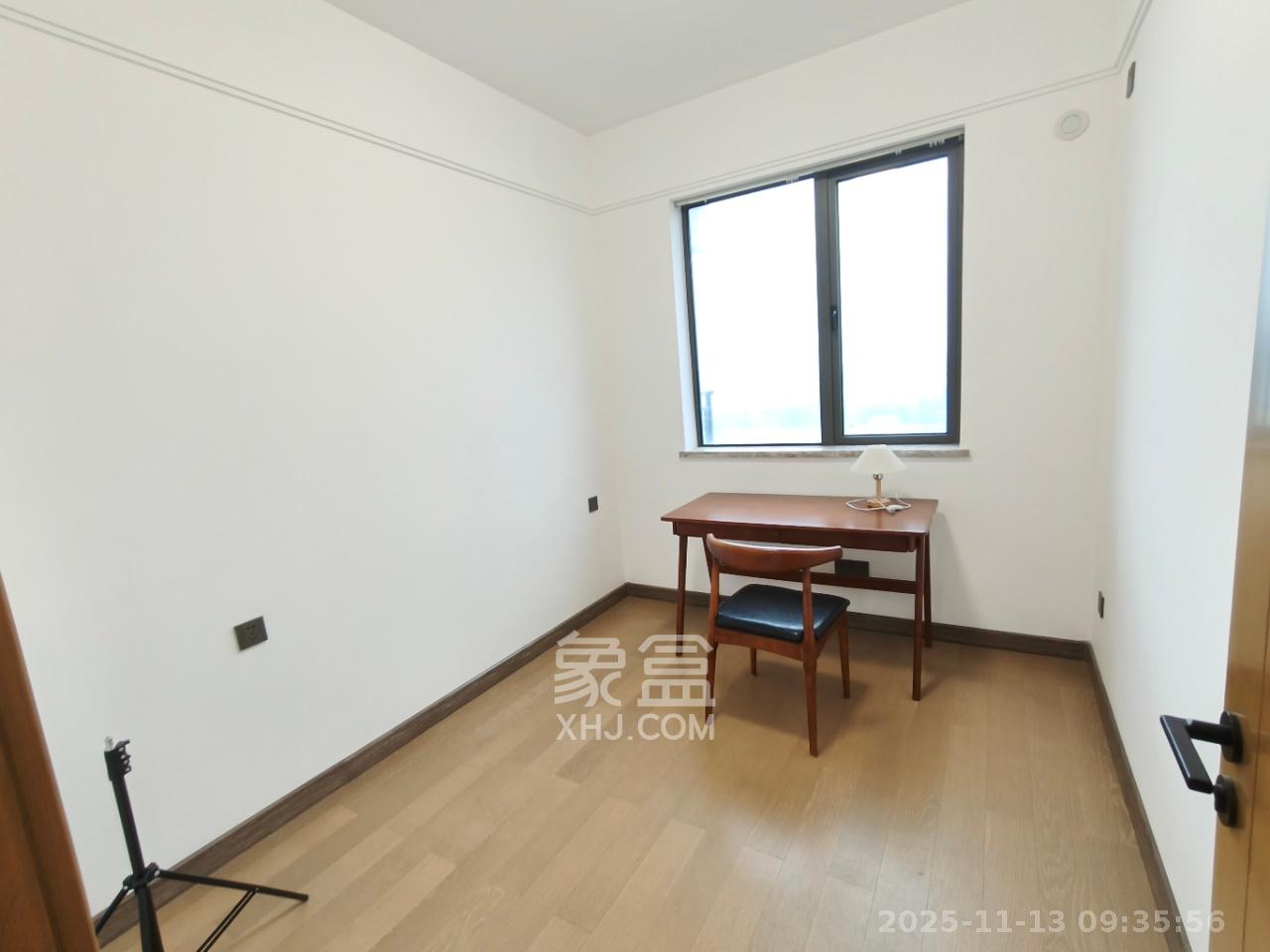 长房雍景湾 4室2厅2卫 3500.0元/月 长房雍景湾 4室2厅2卫 3500.0元/月室内图