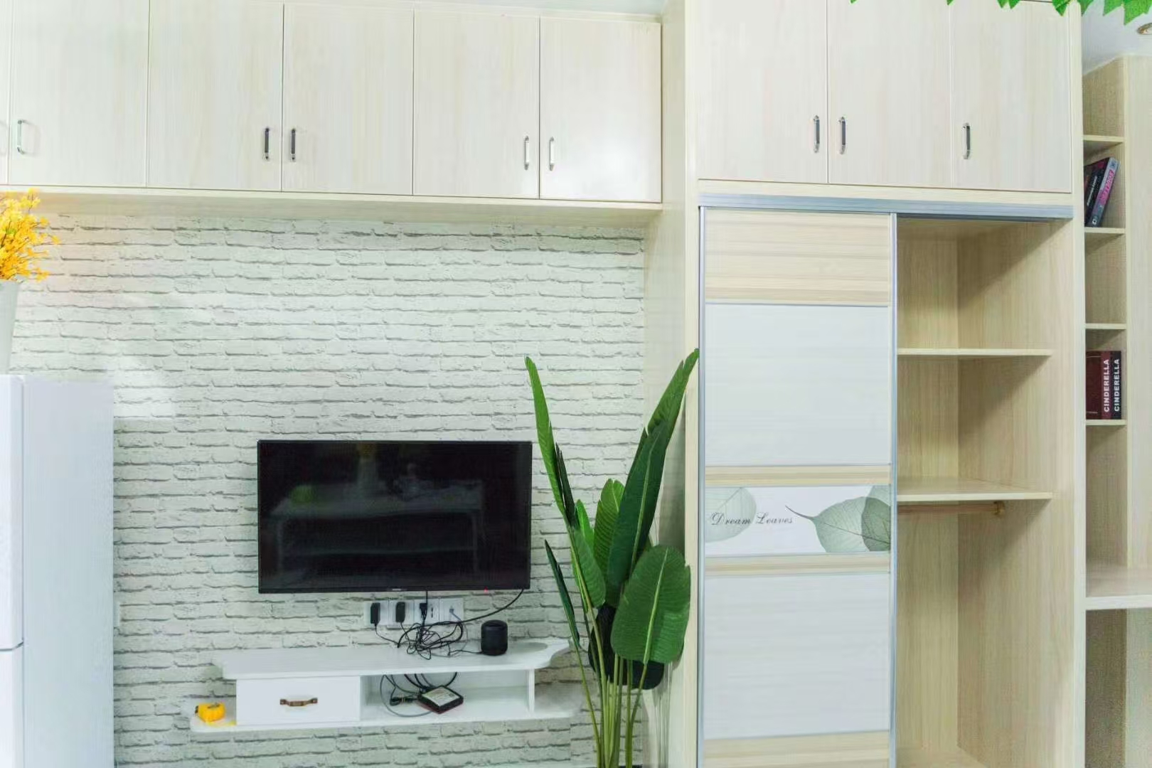 美的梧桐庄园 1室1厅1卫 1200.0元/月 美的梧桐庄园 1室1厅1卫 1200.0元/月室内图