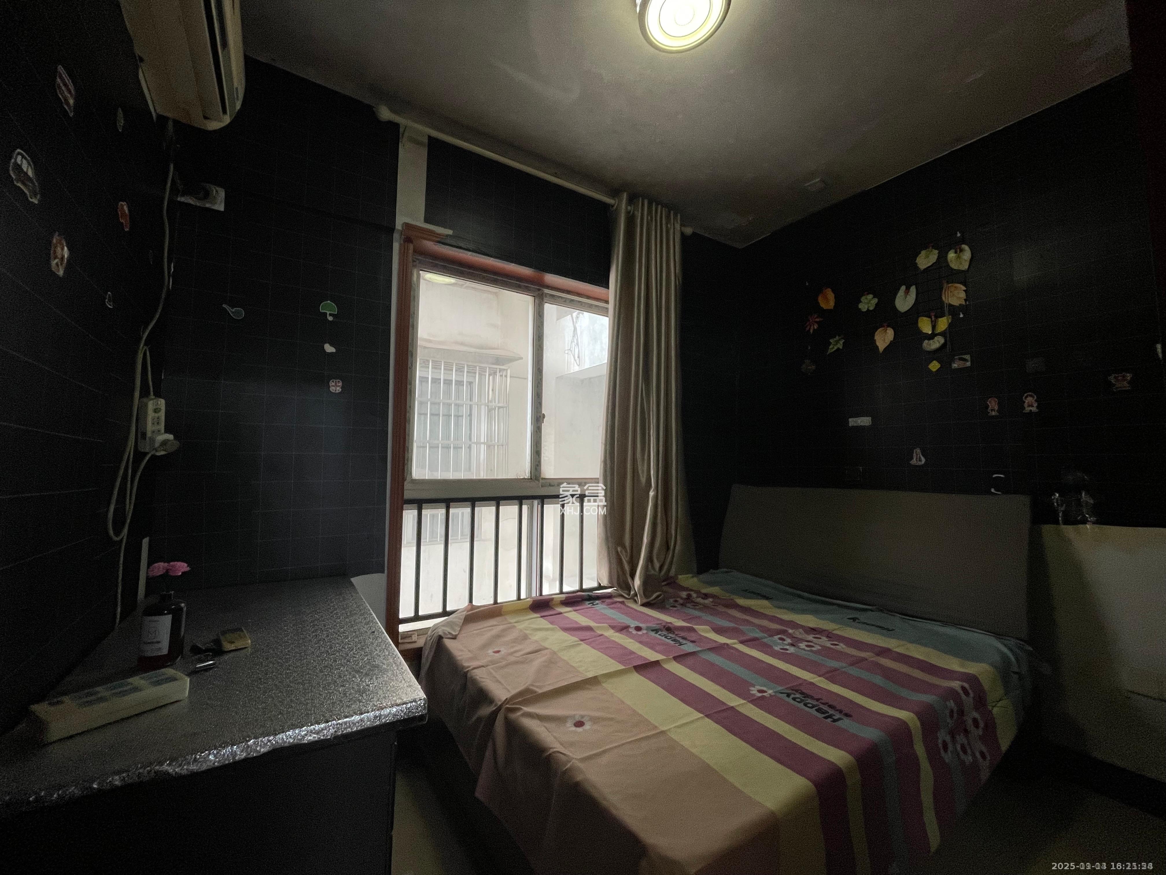 未来现代城  1室2厅1卫    1350.0元/月室内图