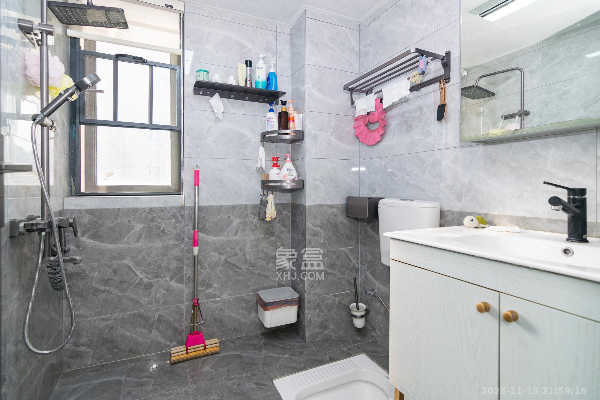 澳海澜庭  4室2厅2卫    108.0万卫生间