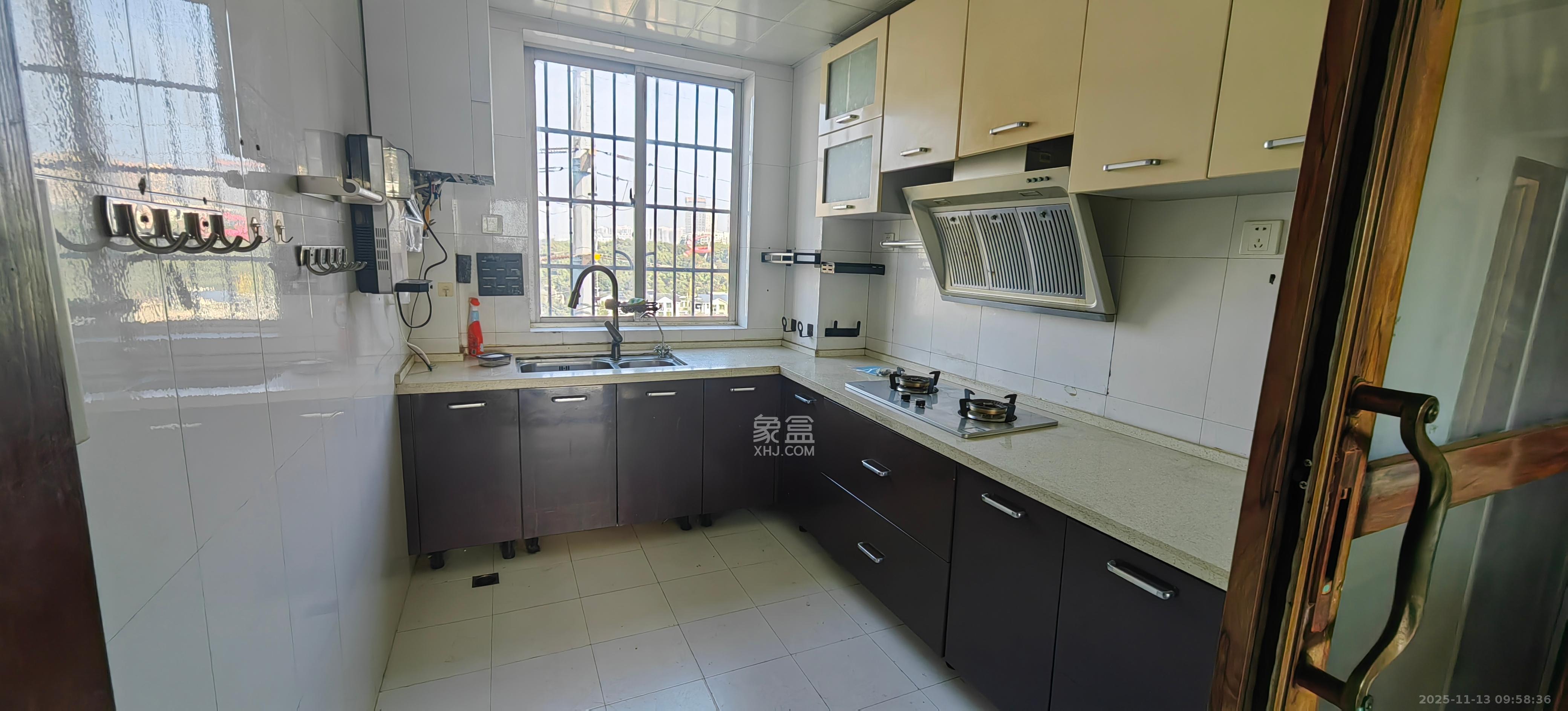 麓谷雅园 4室2厅2卫 2500.0元/月 麓谷雅园 4室2厅2卫 2500.0元/月室内图