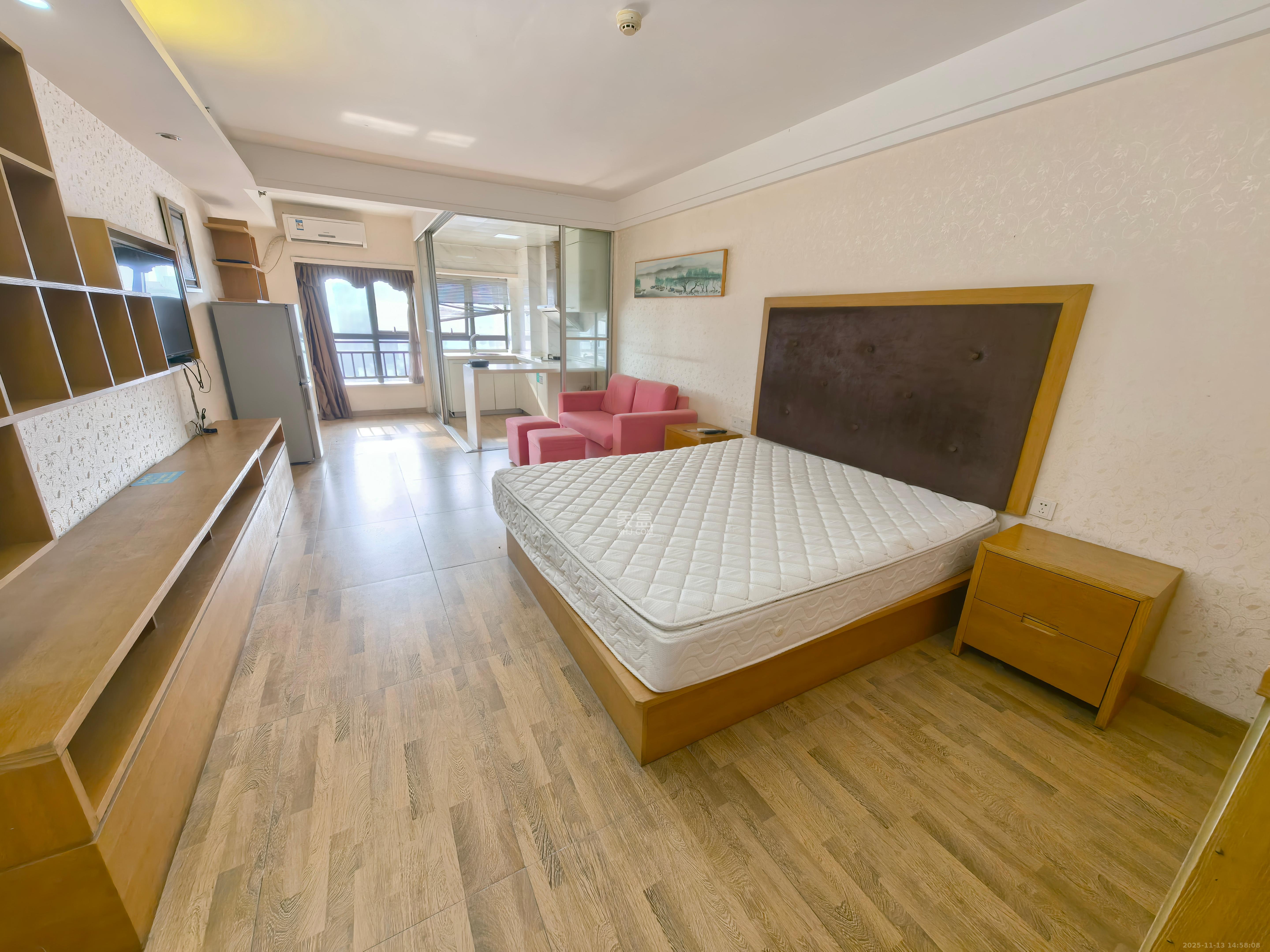 大财门公寓  1室1厅1卫    1700.0元/月