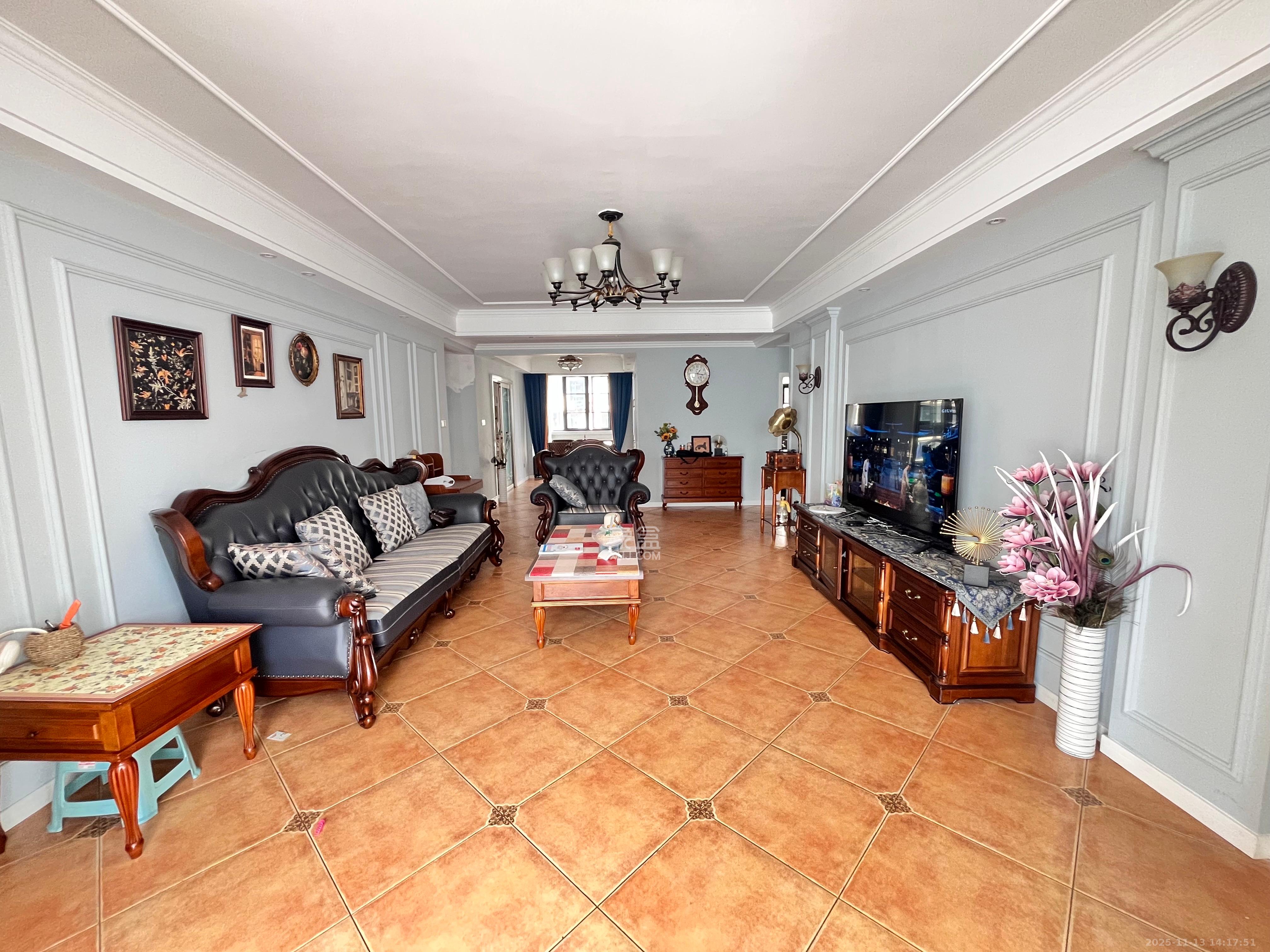 世嘉国际华城  3室2厅2卫    4000.0元/月