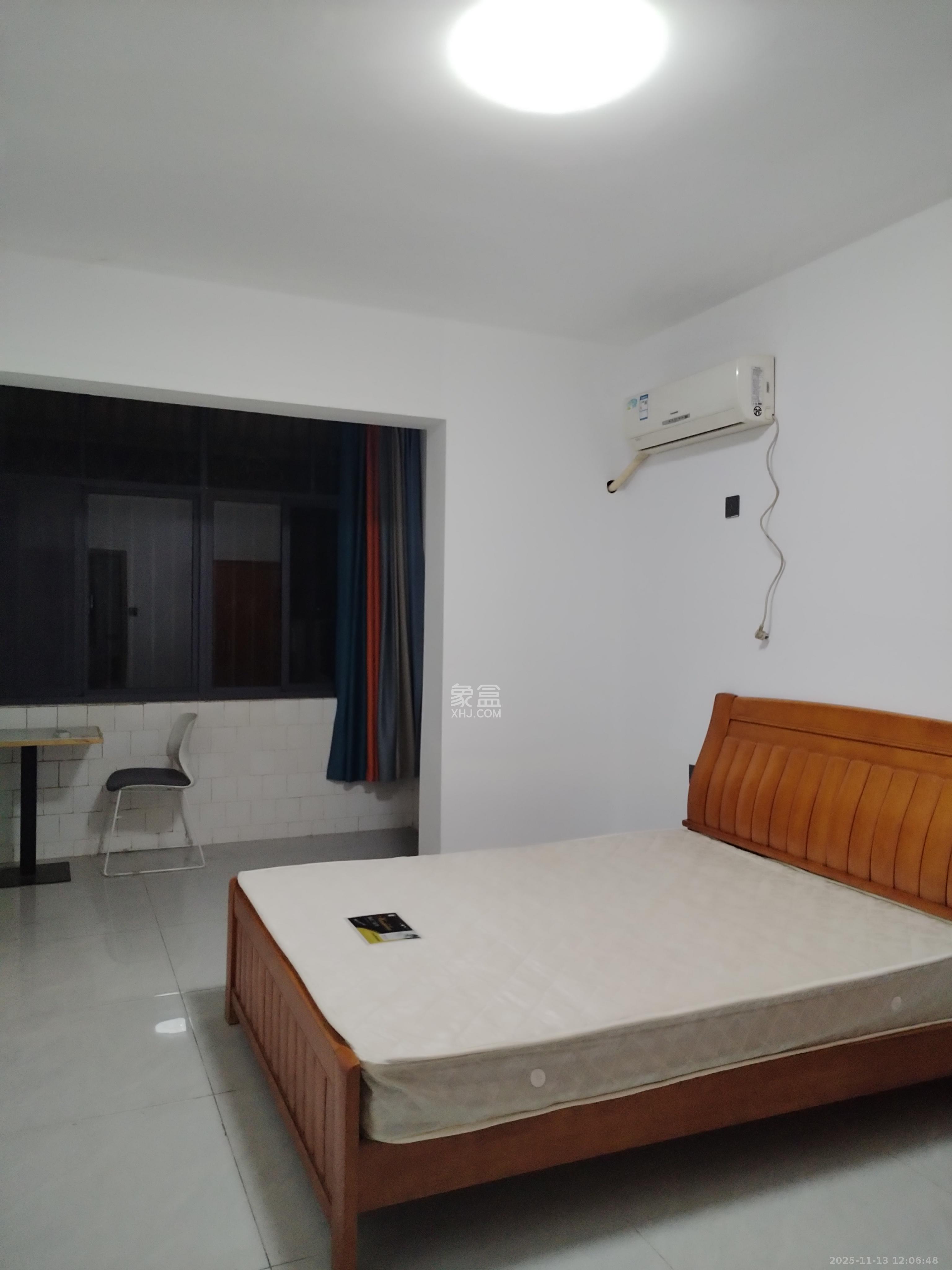 林科大教师单位房  3室2厅1卫    2300.0元/月