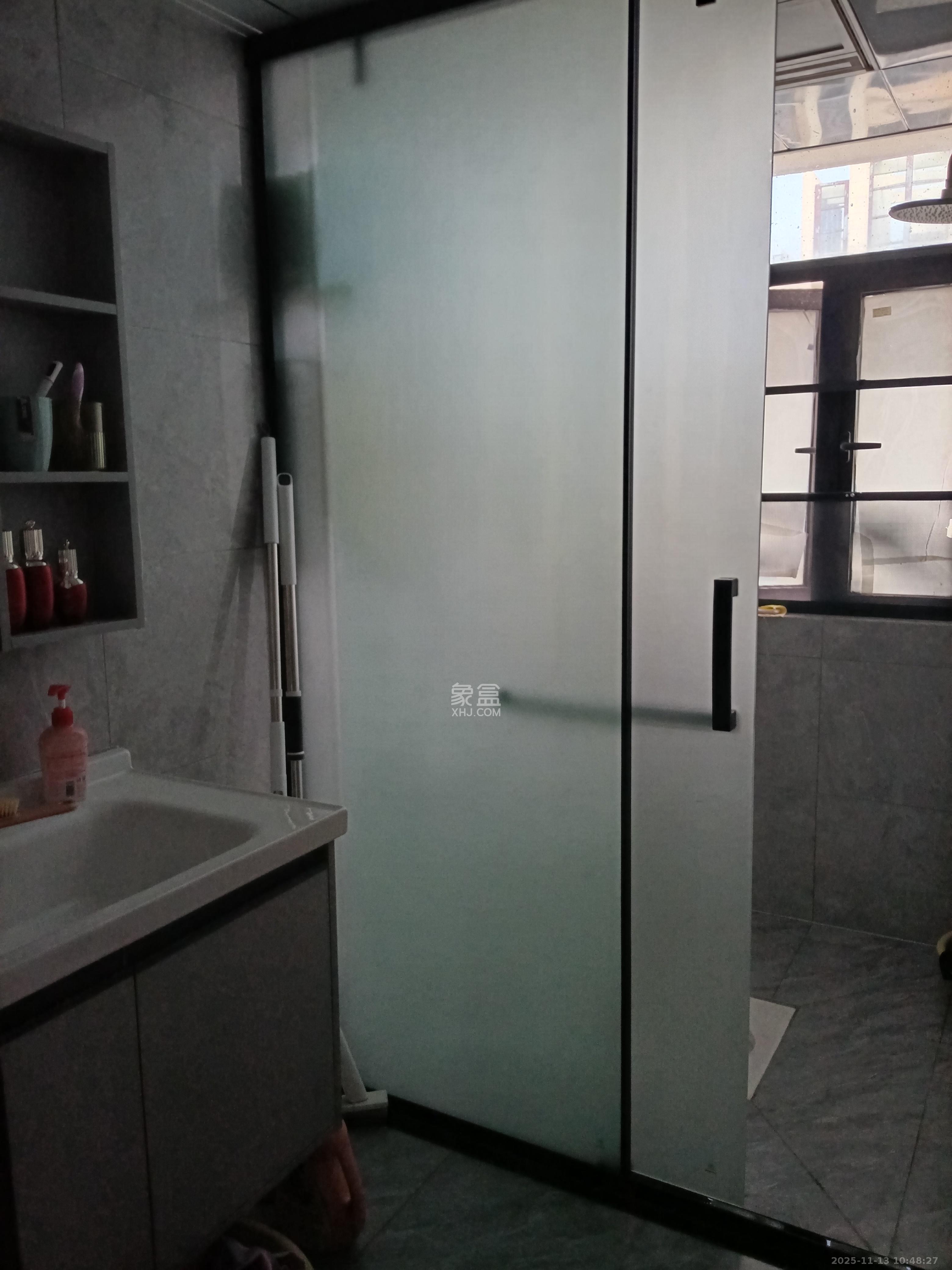 财汇新天地（财汇商务广场）  4室2厅2卫    2500.0元/月室内图