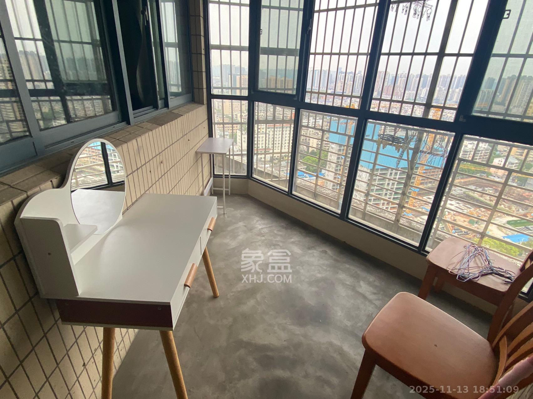 东方银座(东方摩卡) 2室2厅1卫 1800.0元/月 东方银座(东方摩卡) 2室2厅1卫 1800.0元/月室内图