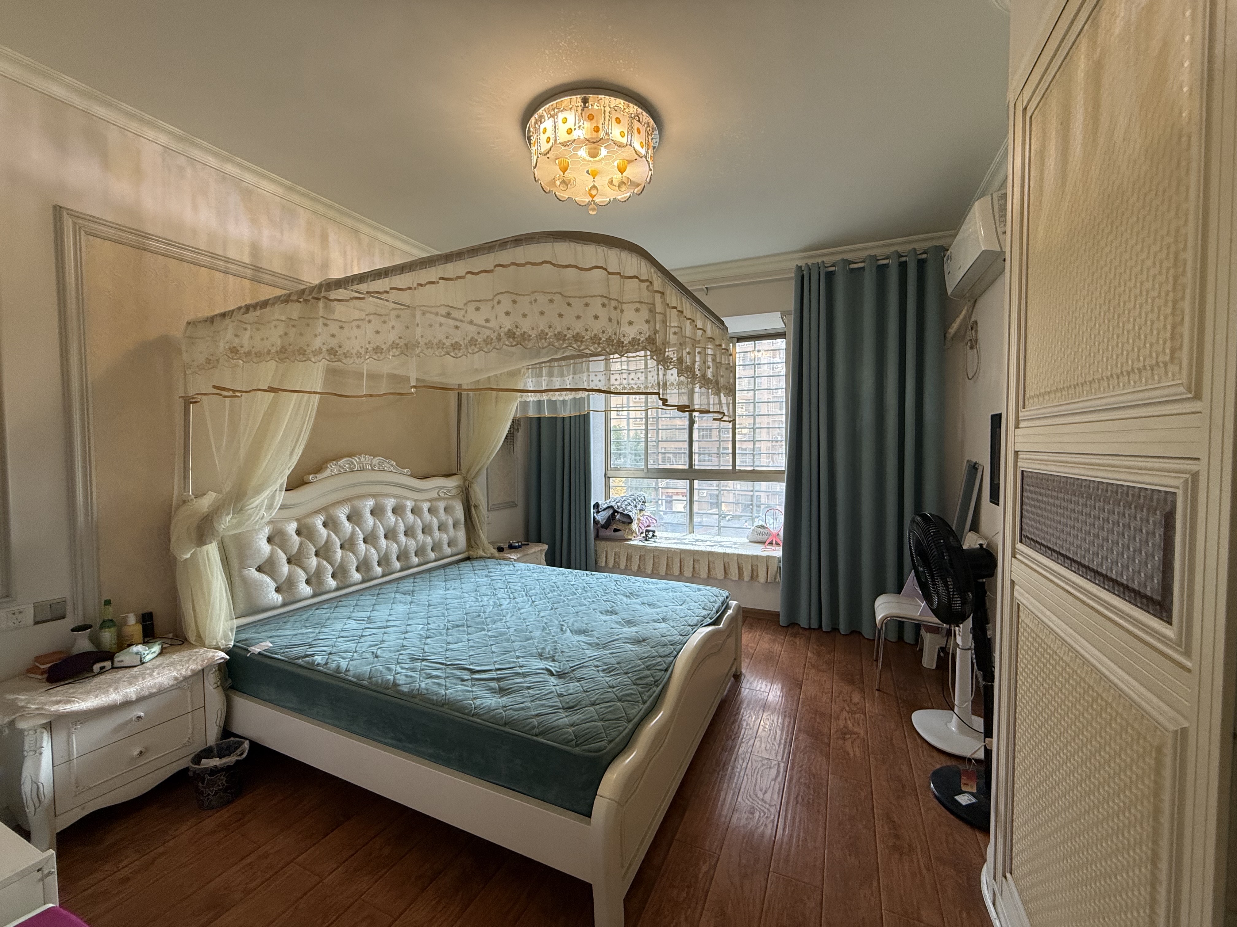 上和世家  4室2厅2卫    85.0万