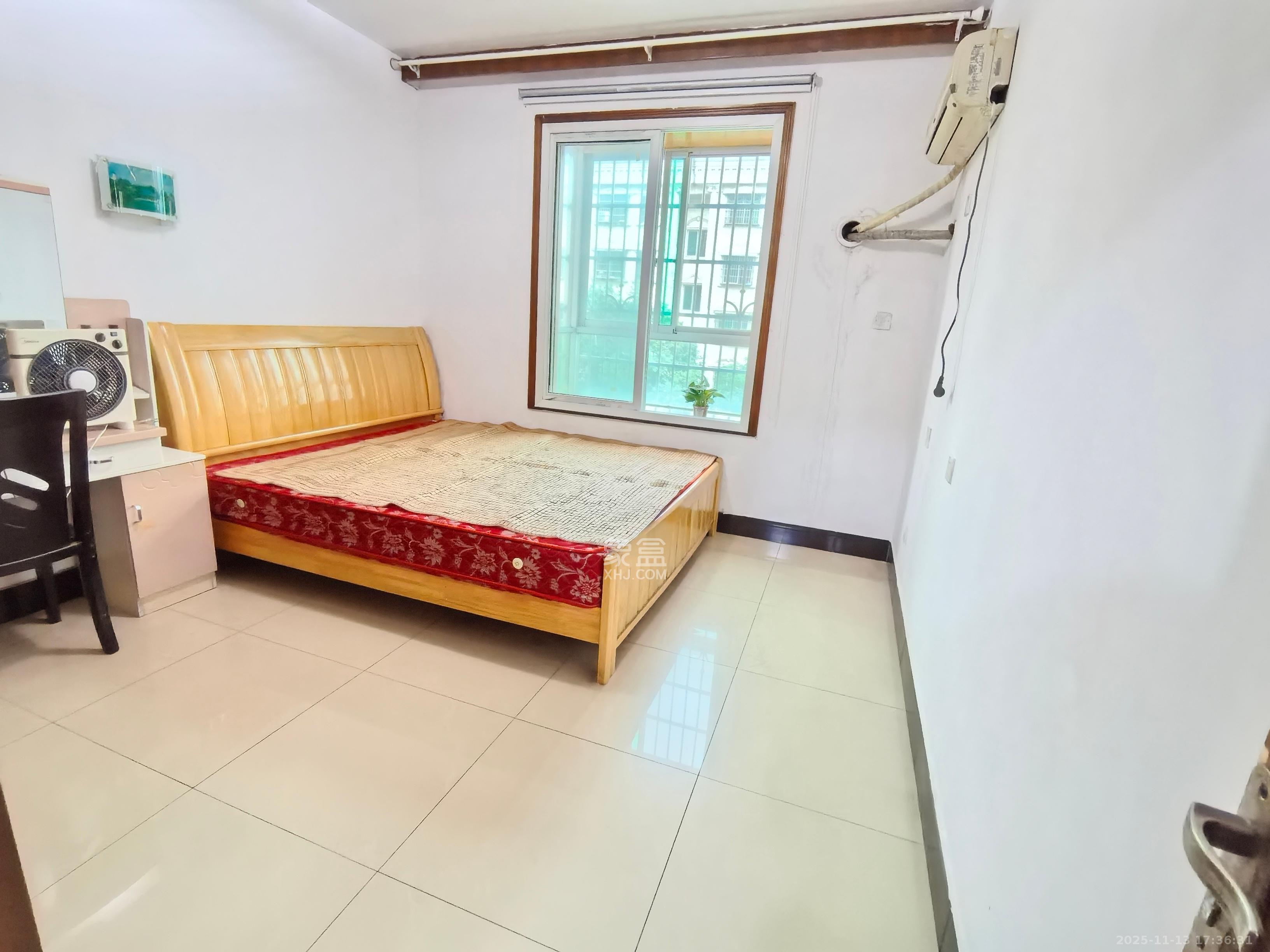 中南汽车世界  2室2厅1卫    1200.0元/月室内图