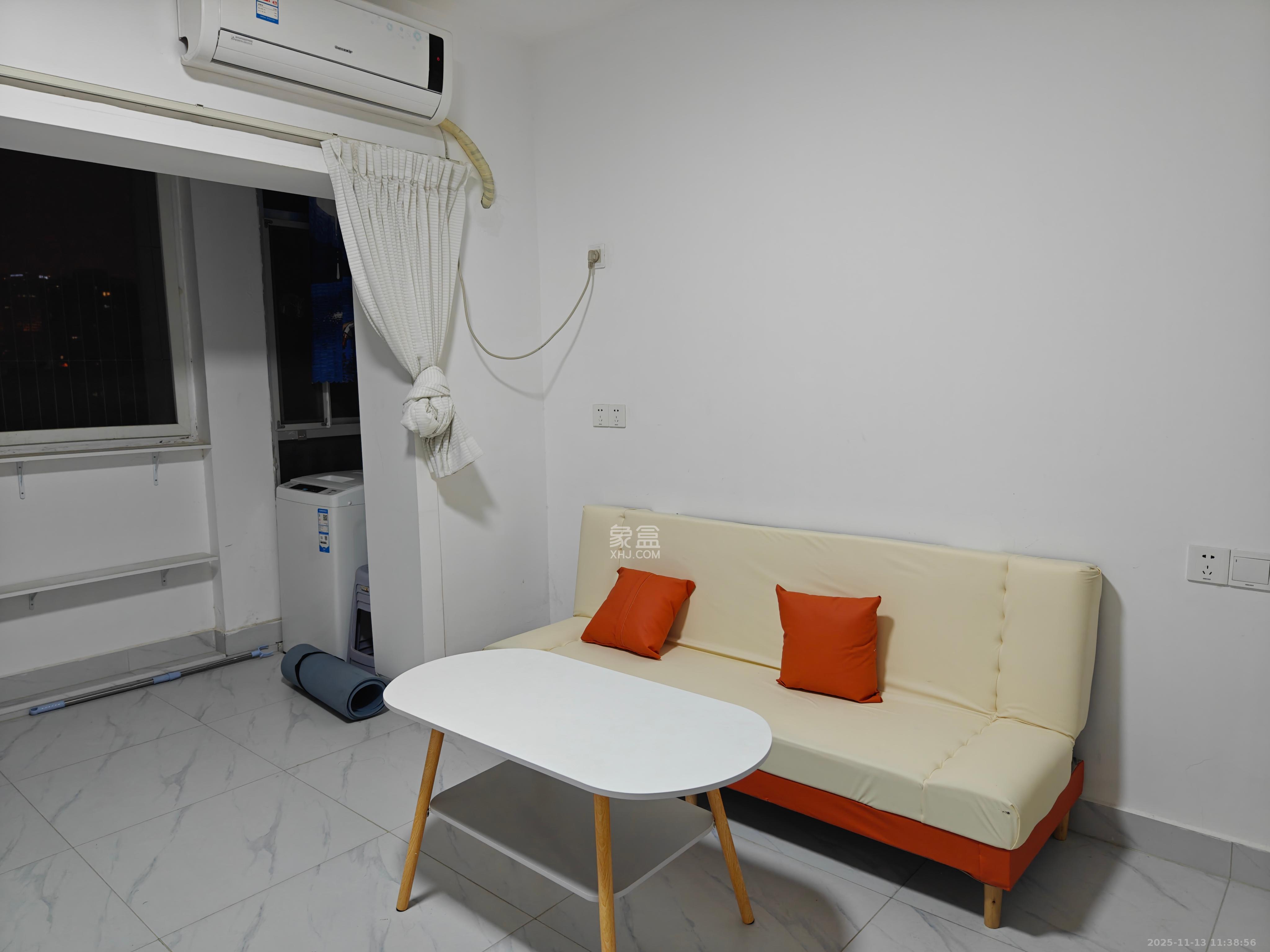 2076至高点  1室1厅1卫    1500.0元/月室内图