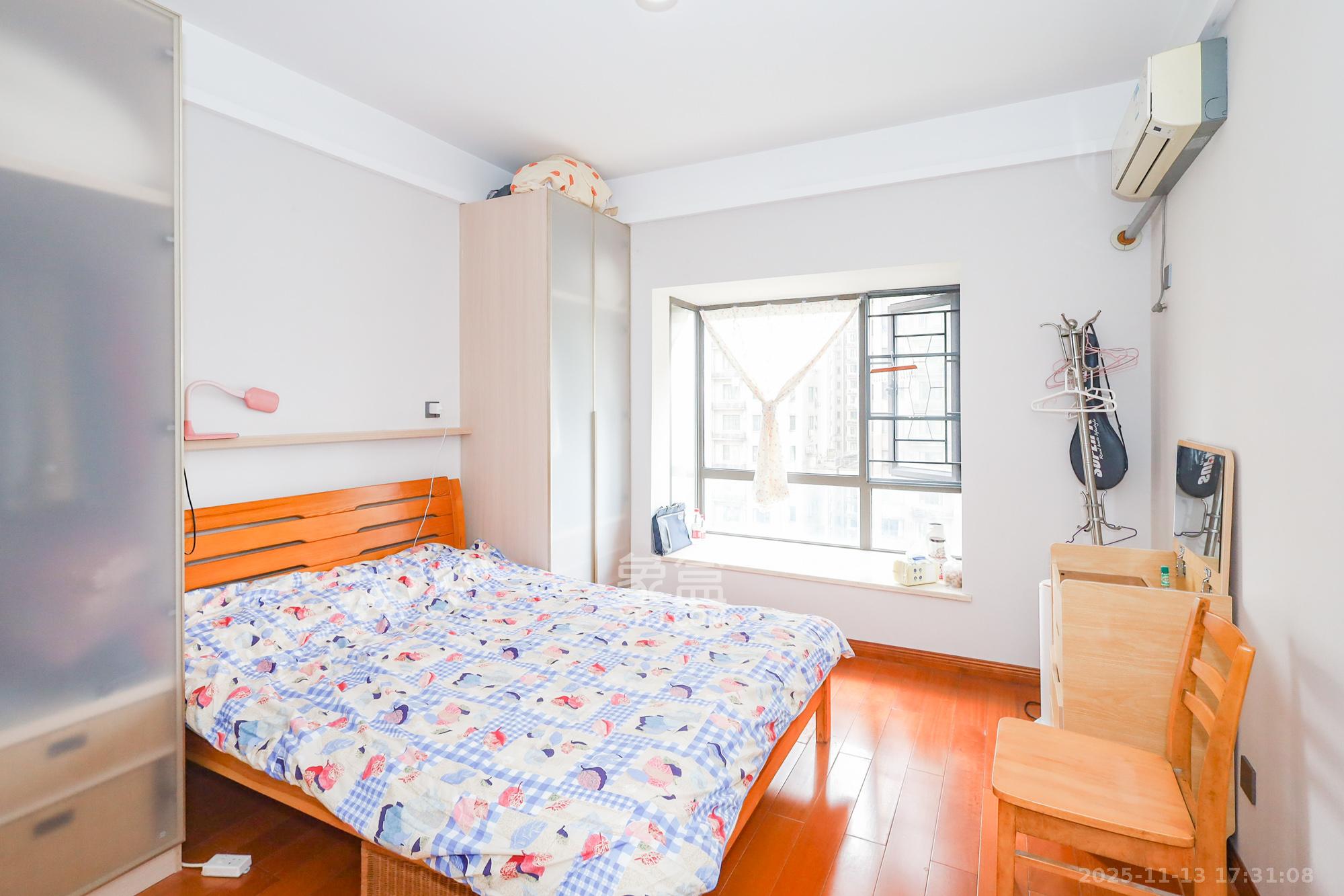 旭辉藏郡（藏郡、旭湘华府)  3室2厅1卫    225.0万卧室