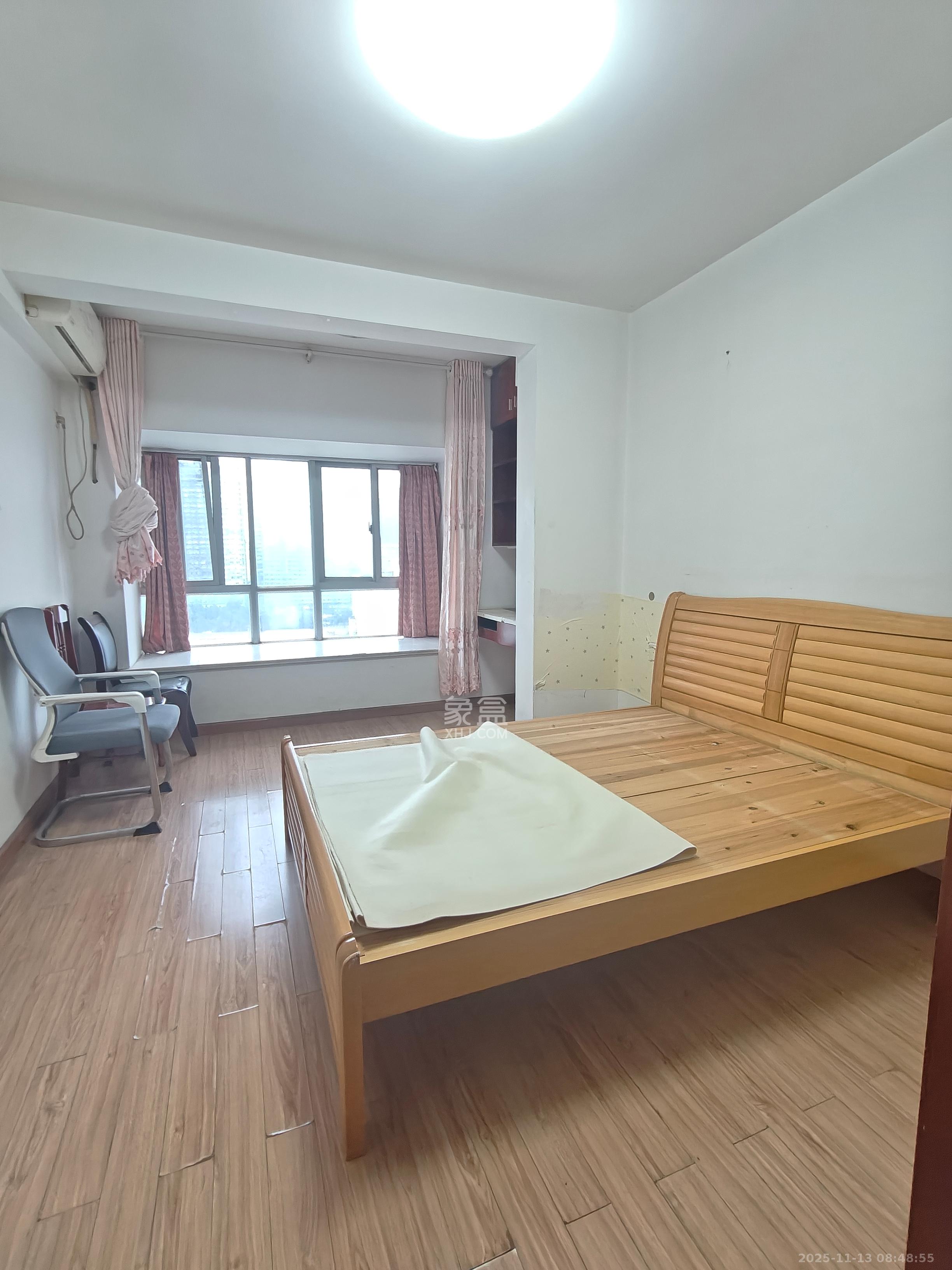 省委四区宿舍 2室2厅1卫 2400.0元/月 省委四区宿舍 2室2厅1卫 2400.0元/月室内图