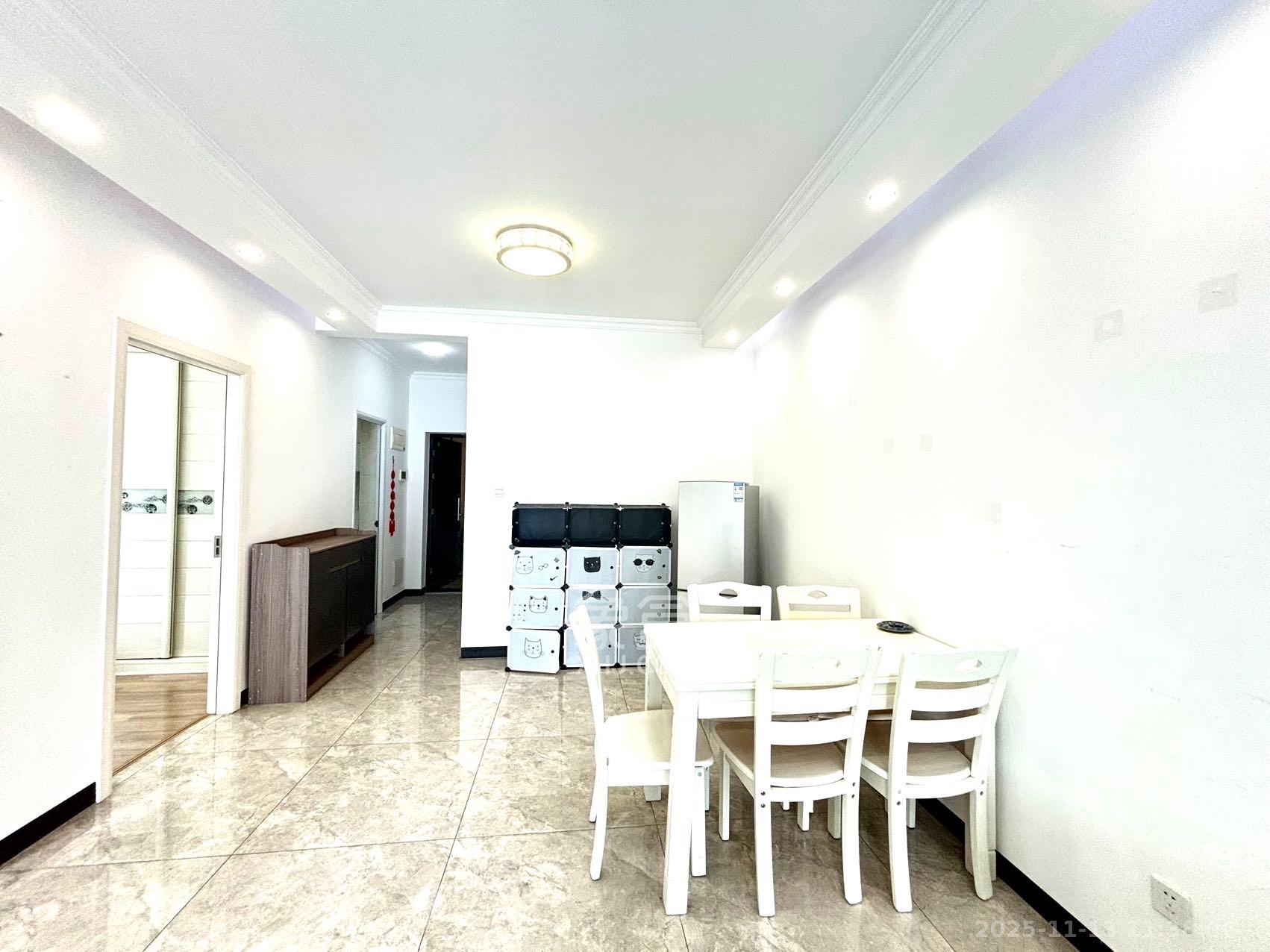 中南红领邦(红星嘉和苑) 2室1厅1卫 2000.0元/月 中南红领邦(红星嘉和苑) 2室1厅1卫 2000.0元/月室内图