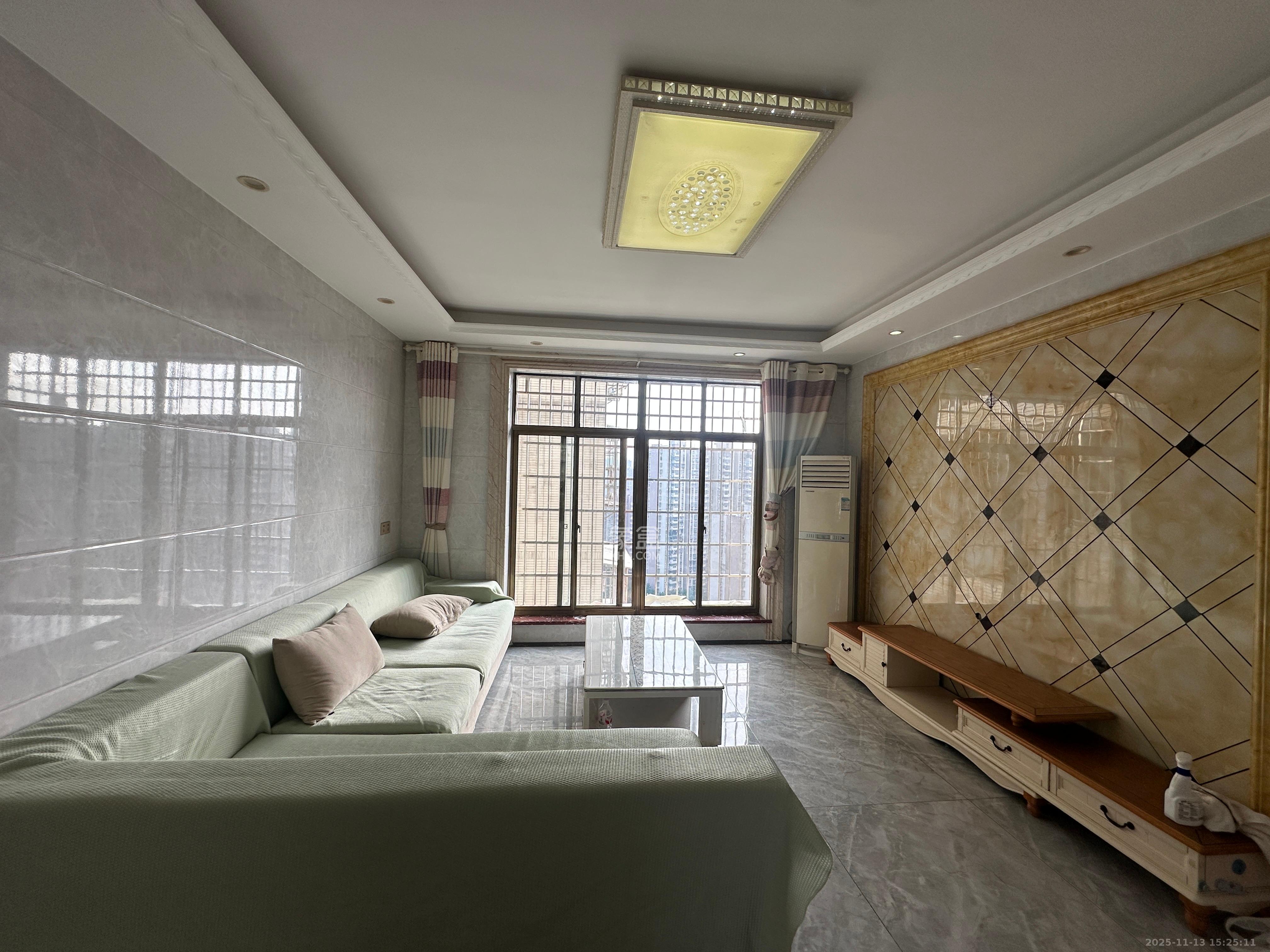 黎郡新宇太和园  3室1厅1卫    1800.0元/月