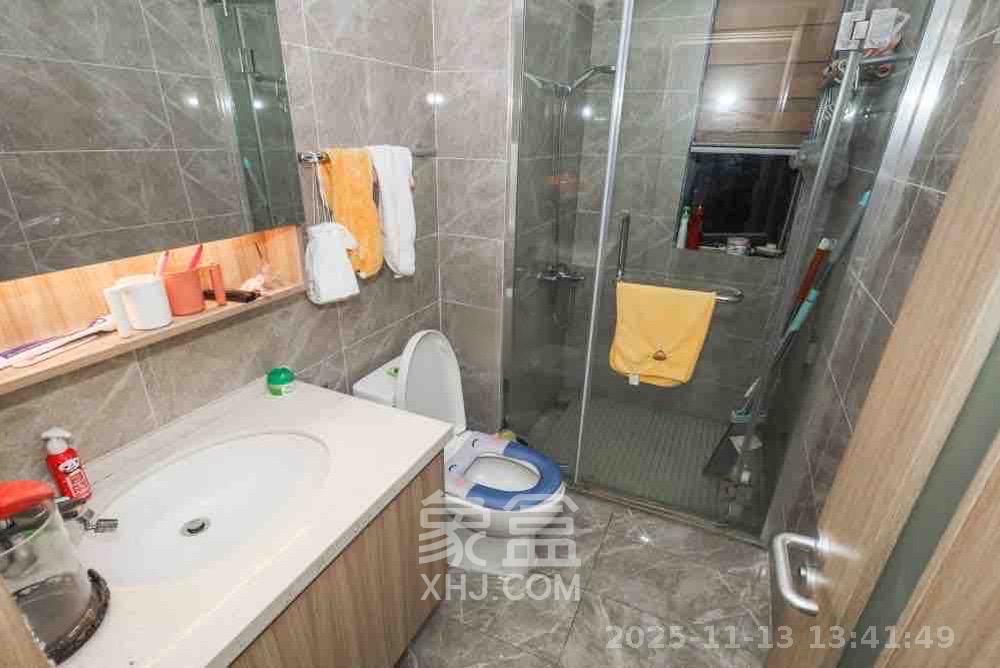 南山梅溪一方  3室2厅2卫    2800.0元/月室内图