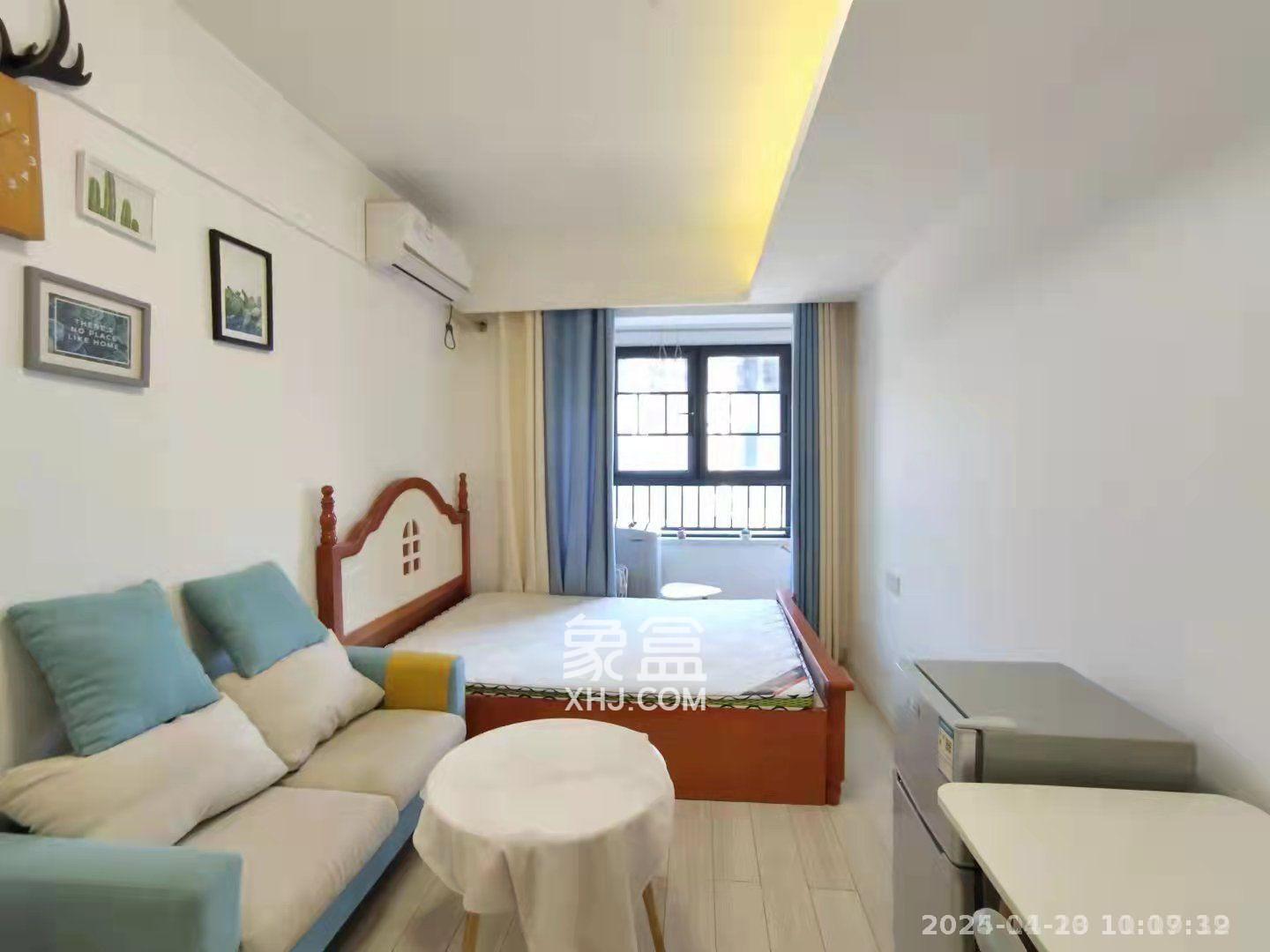 万科金域缇香  1室1厅1卫    1300.0元/月