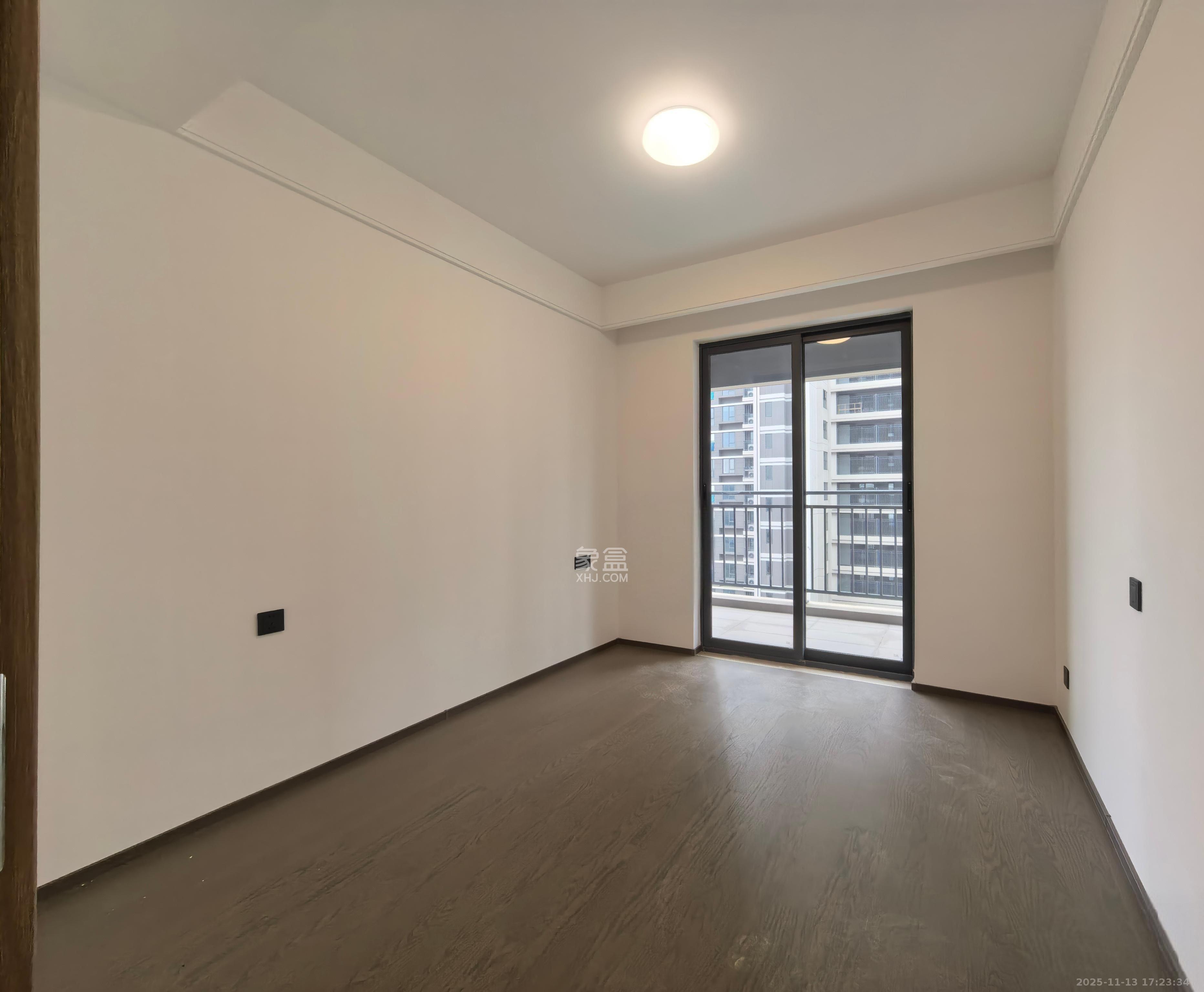 德奥上河城章  3室2厅2卫    3600.0元/月室内图