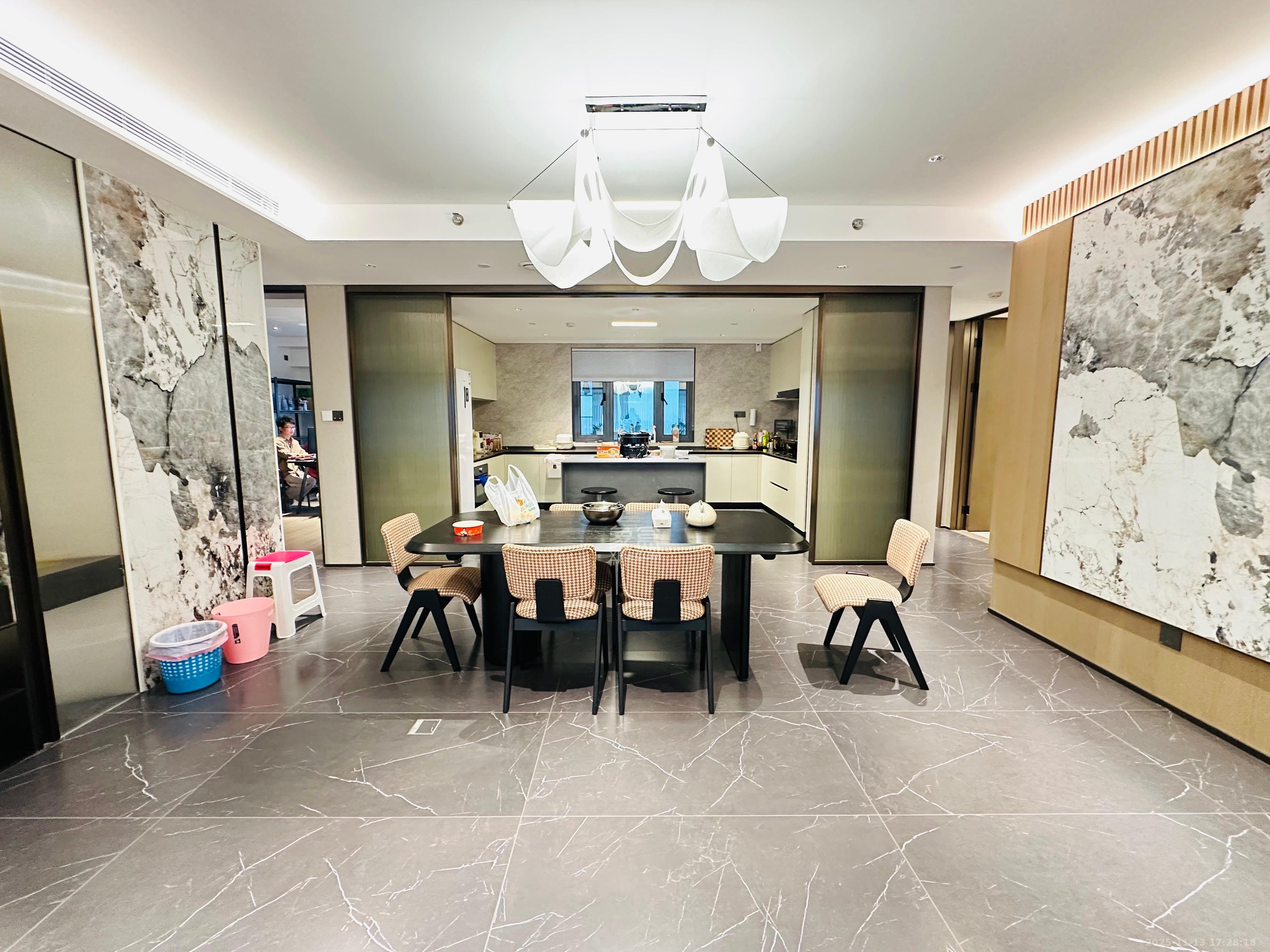 长沙悦府（华润万象城）  4室2厅3卫    16000.0元/月室内图