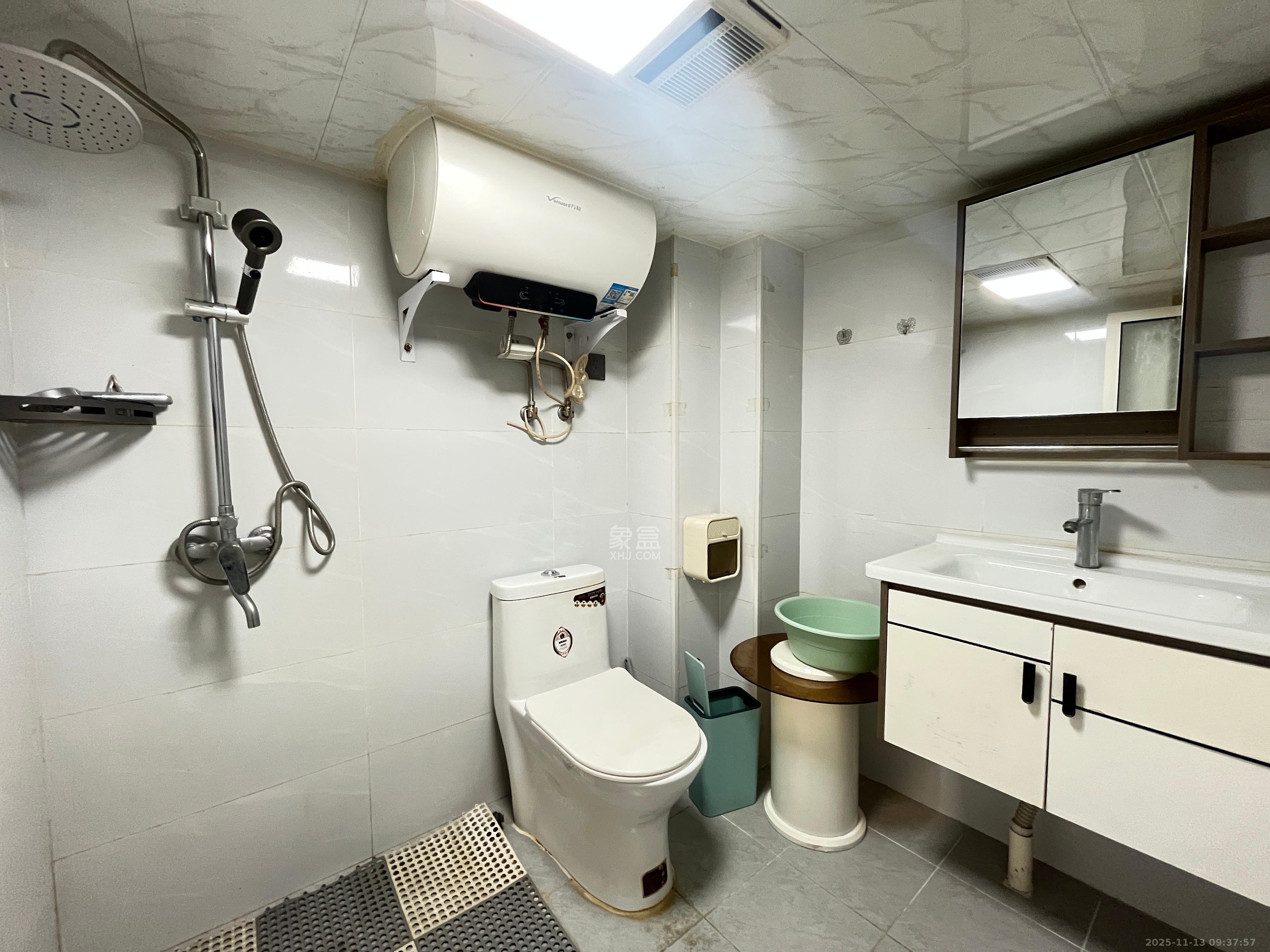 龙湖铂金岛 2室1厅1卫 2300.0元/月 龙湖铂金岛 2室1厅1卫 2300.0元/月室内图