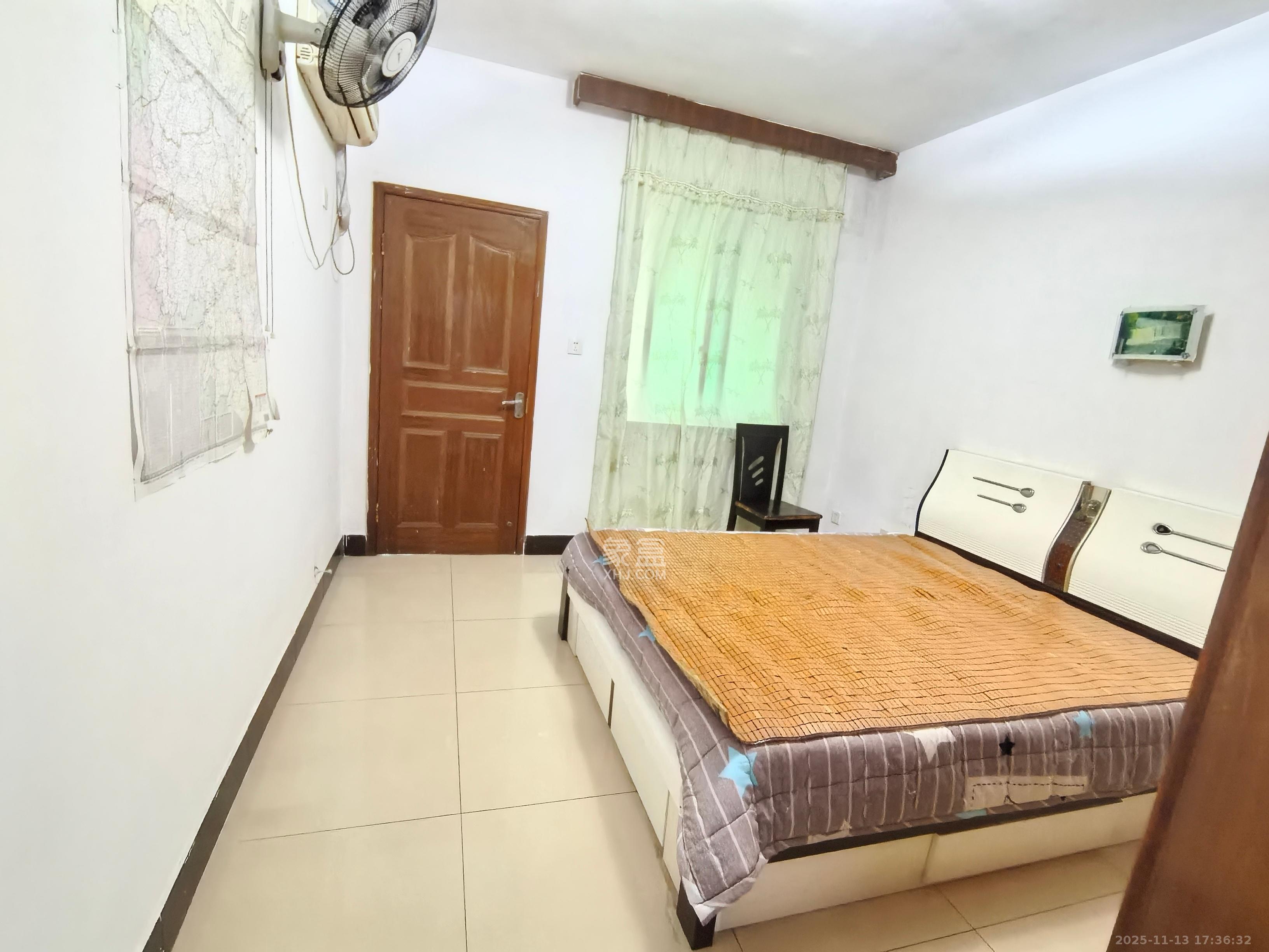 中南汽车世界  2室2厅1卫    1200.0元/月室内图