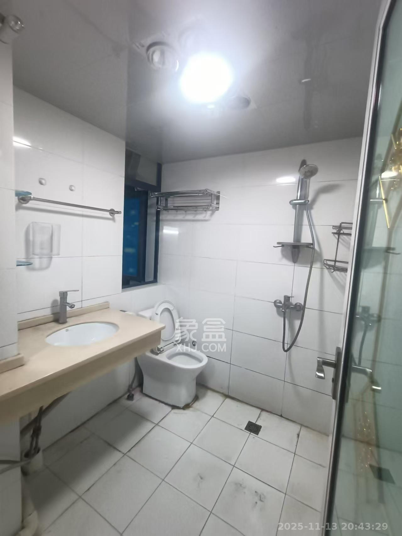 湘府9号  2室1厅1卫    2400.0元/月室内图