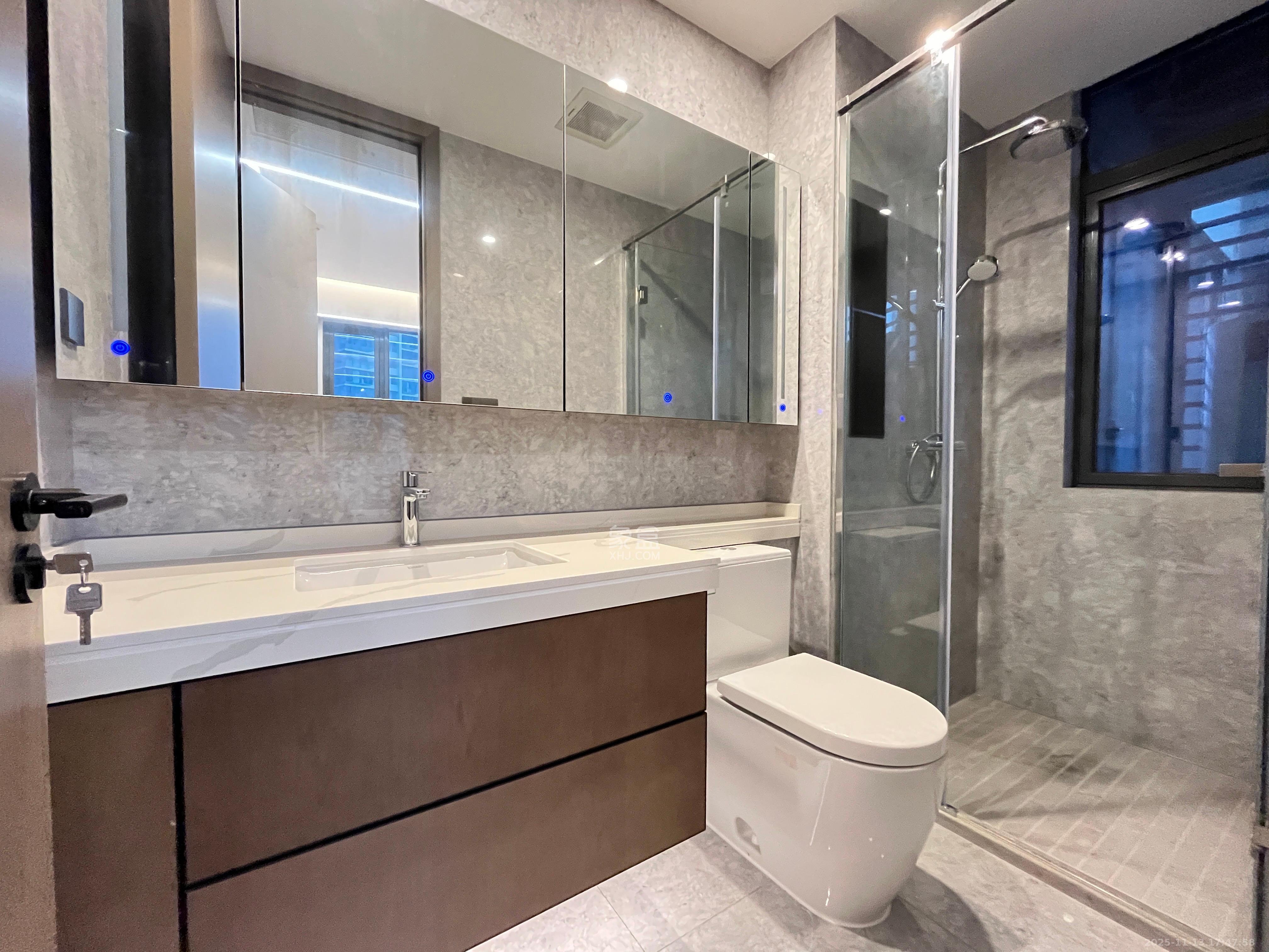 旭辉铂悦湘江  4室2厅5卫    25000.0元/月室内图